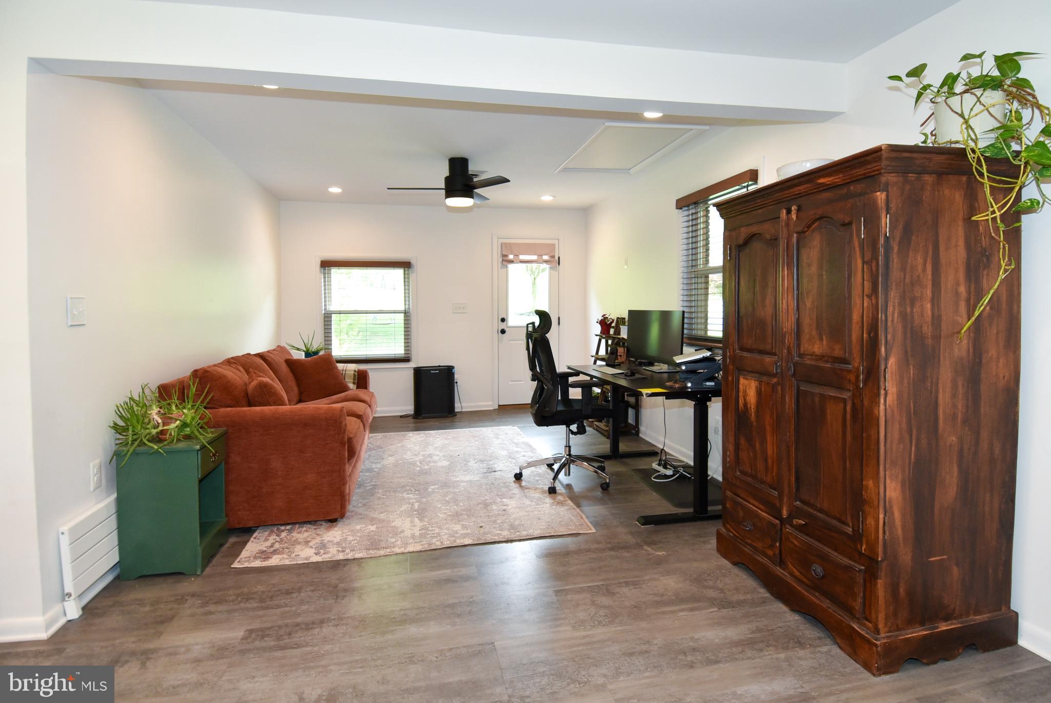 ROUND HILL - Residential Lease