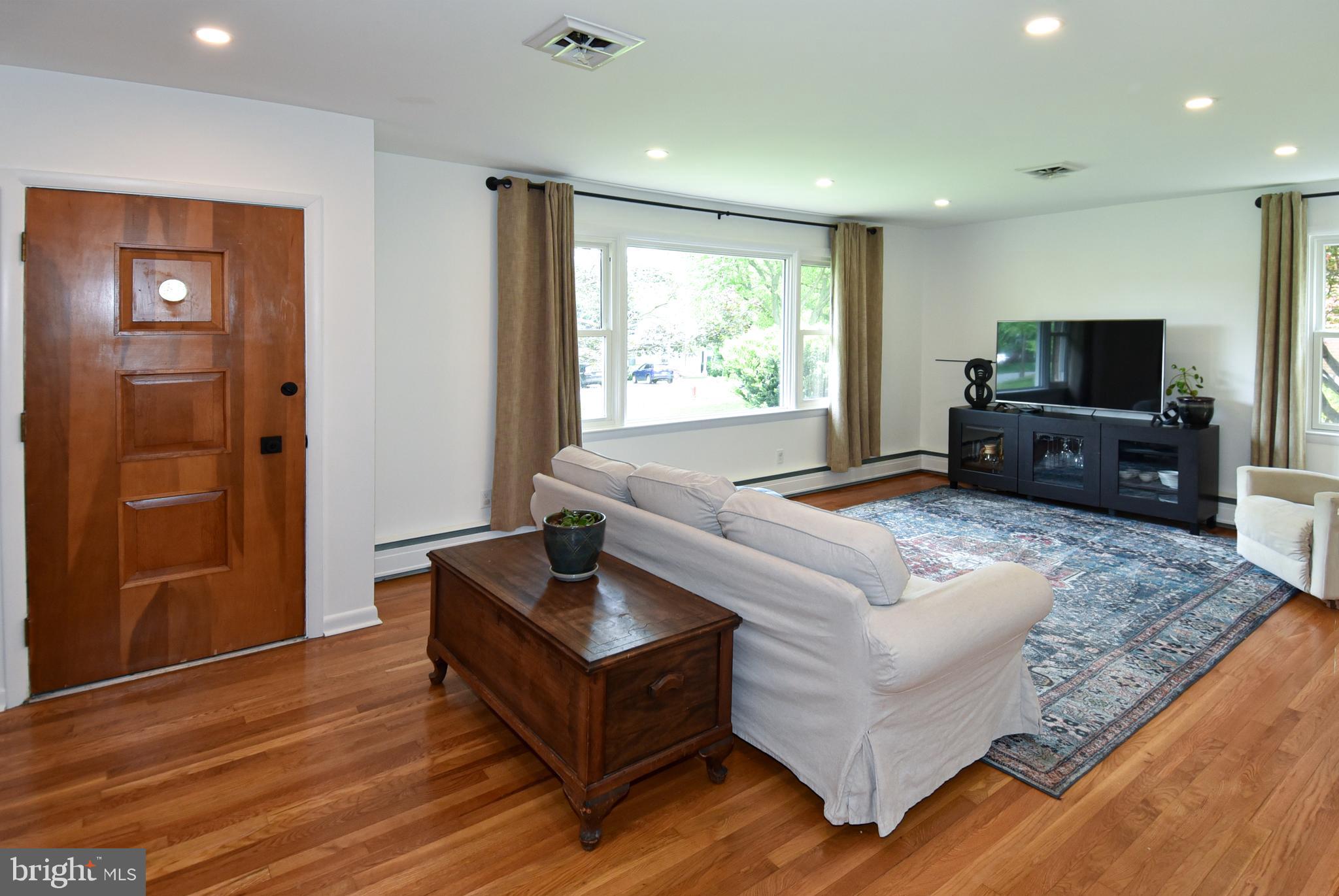 ROUND HILL - Residential Lease