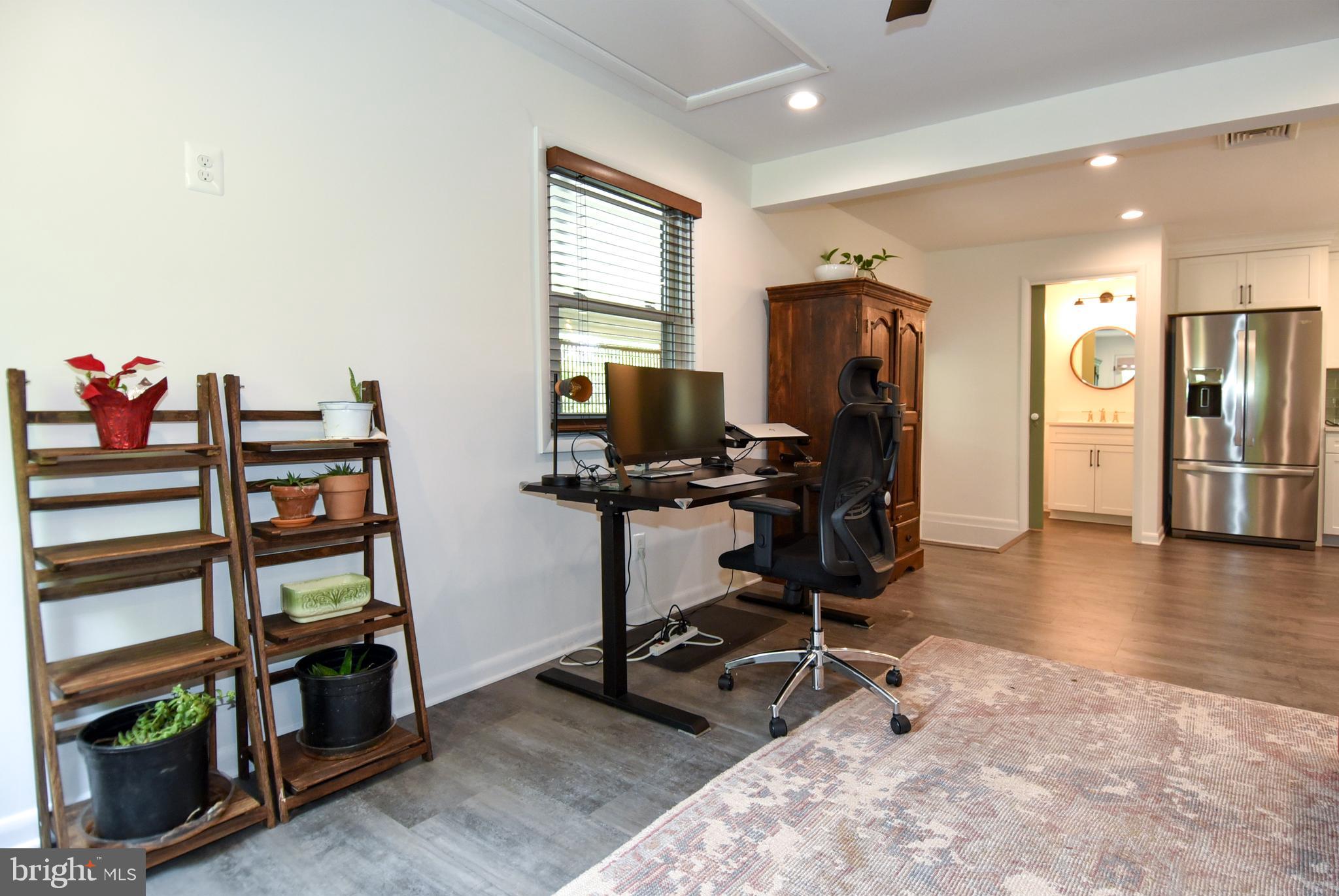 ROUND HILL - Residential Lease