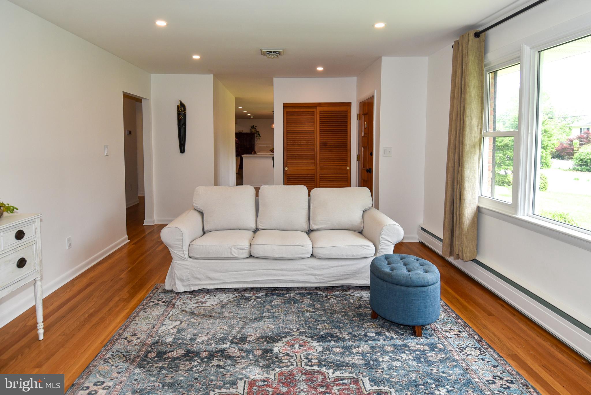 ROUND HILL - Residential Lease