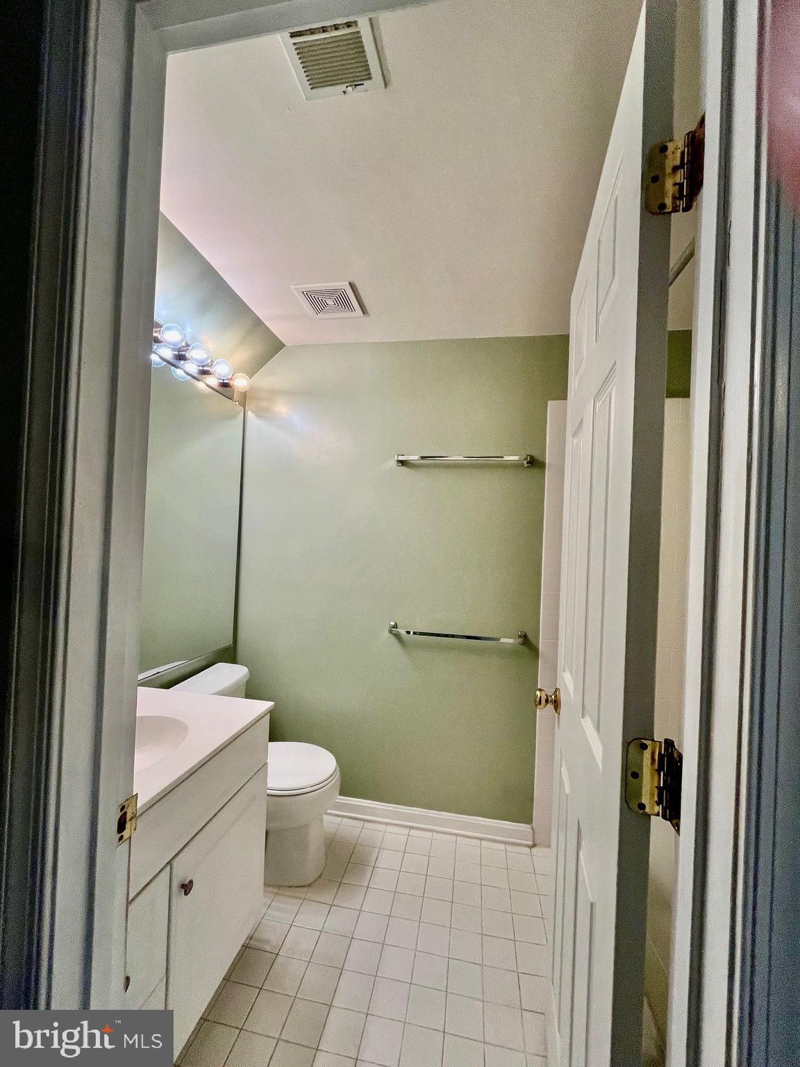 ISLAND CREEK - Residential Lease