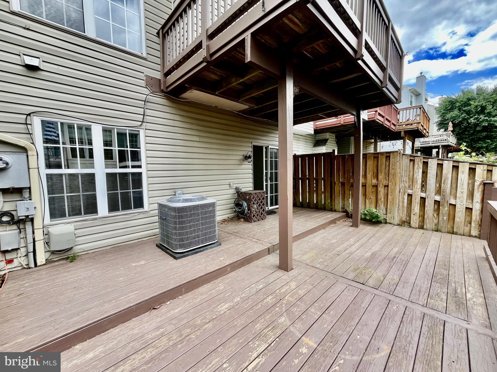 ISLAND CREEK - Residential Lease