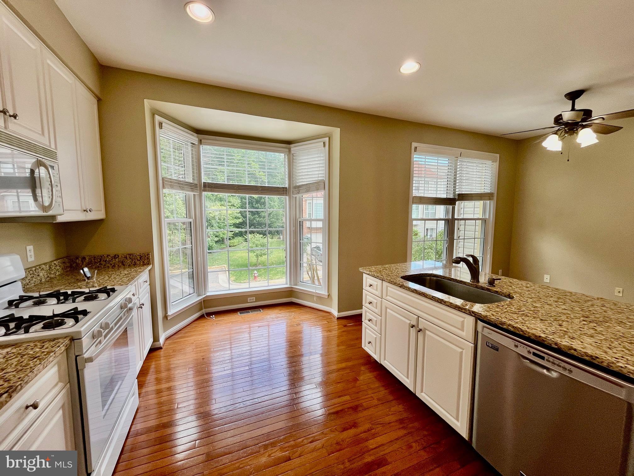 ISLAND CREEK - Residential Lease