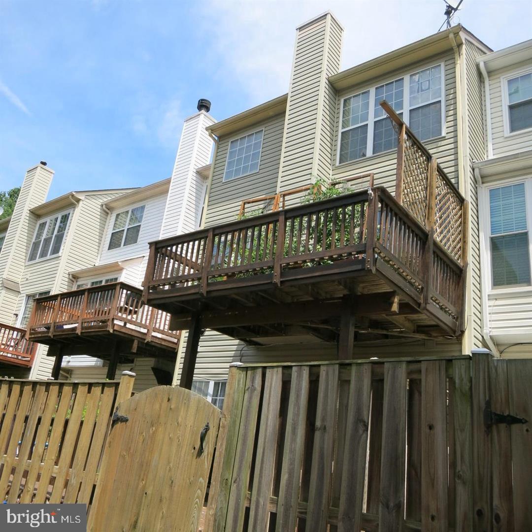 ISLAND CREEK - Residential Lease