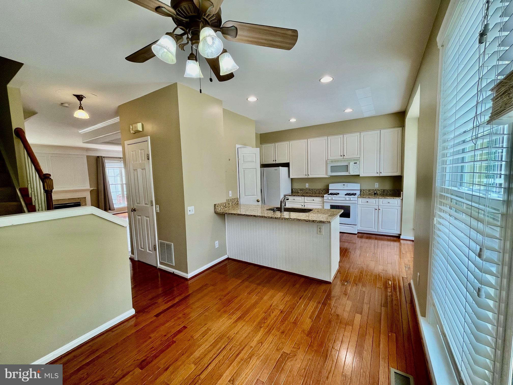 ISLAND CREEK - Residential Lease