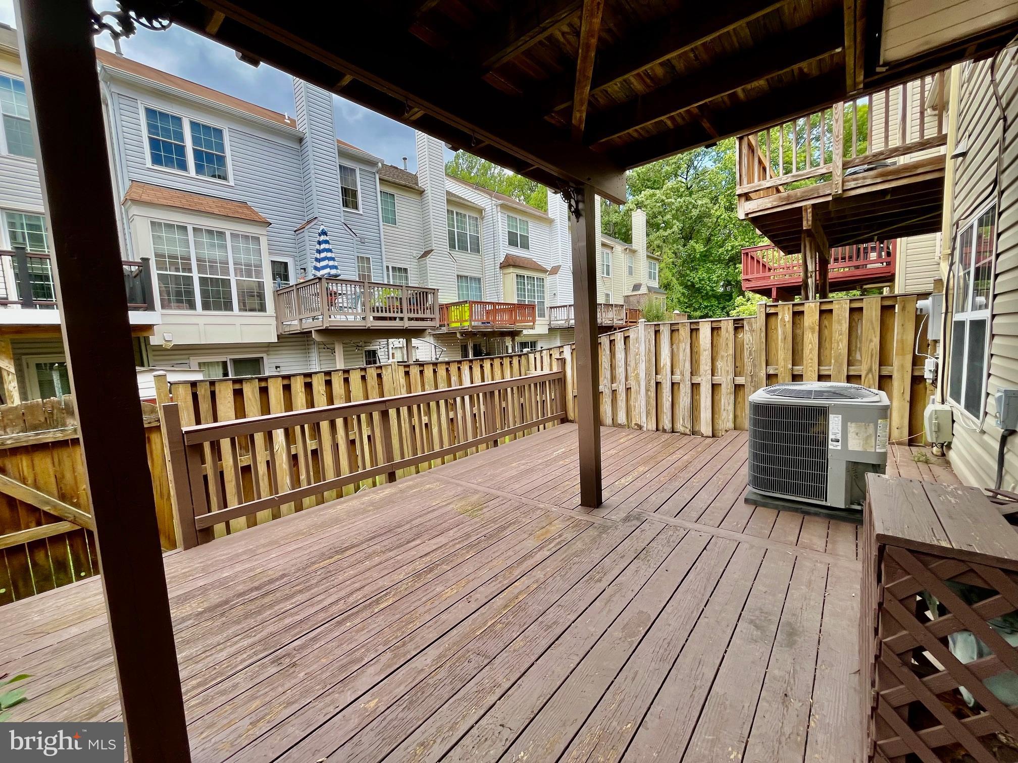 ISLAND CREEK - Residential Lease