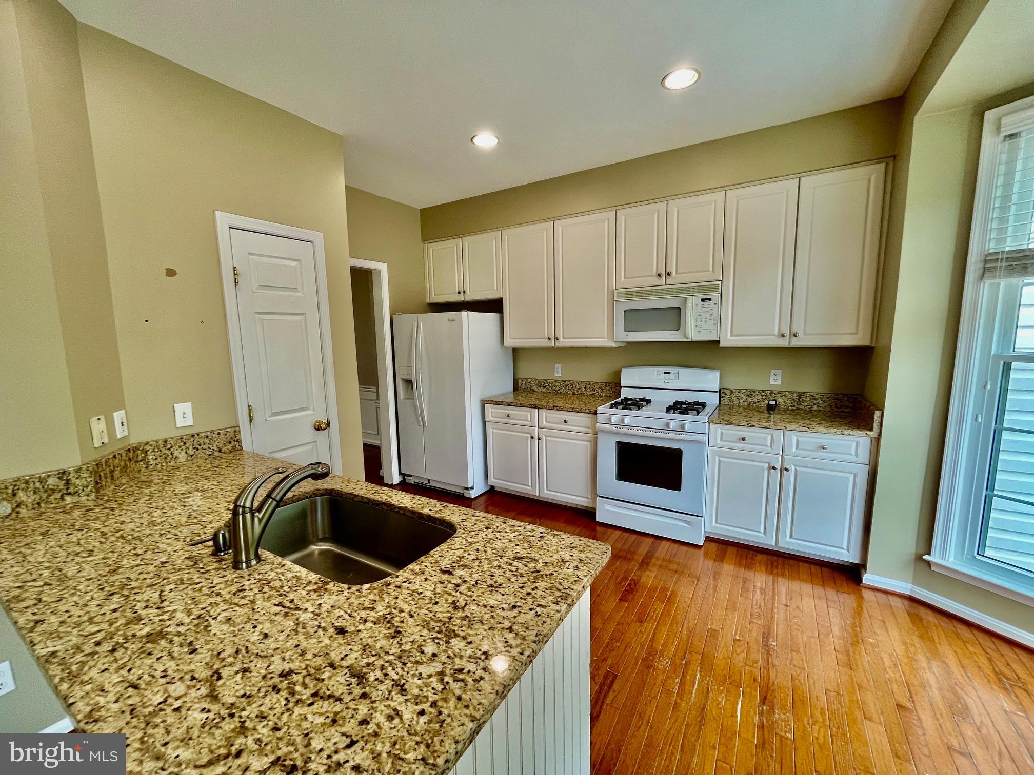 ISLAND CREEK - Residential Lease