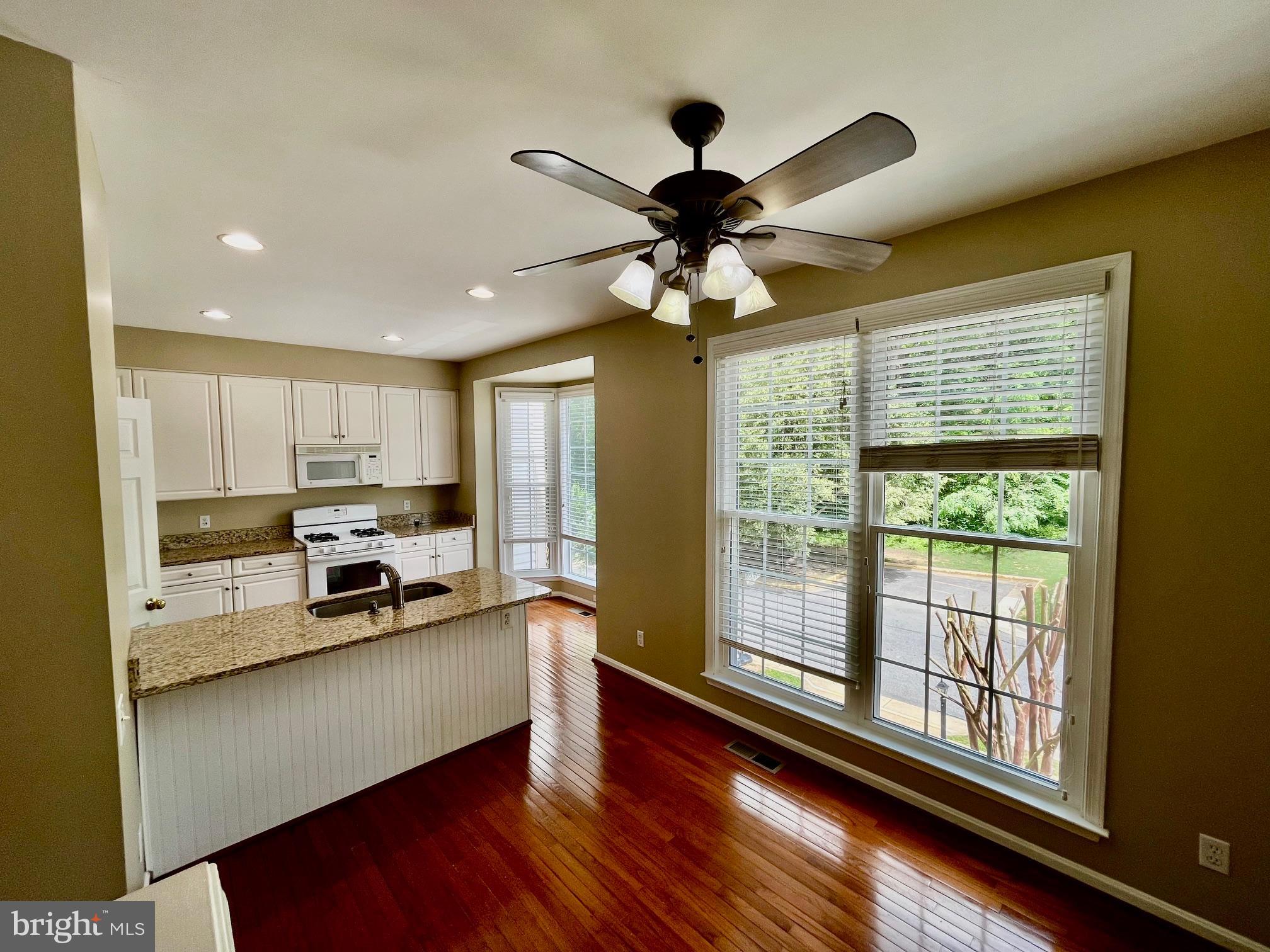 ISLAND CREEK - Residential Lease