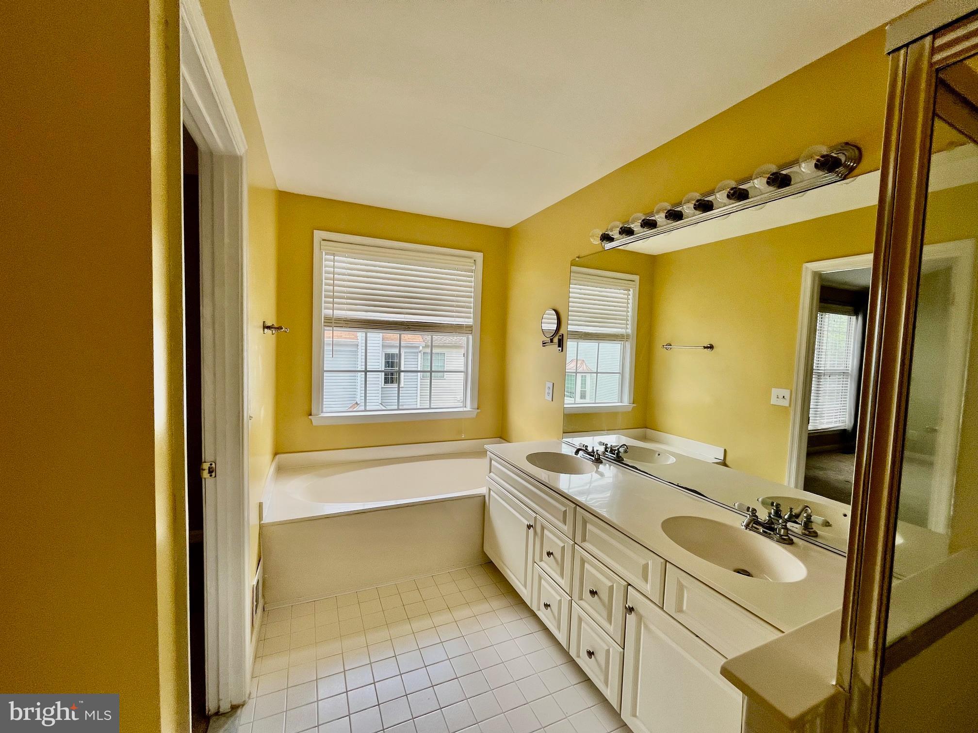 ISLAND CREEK - Residential Lease