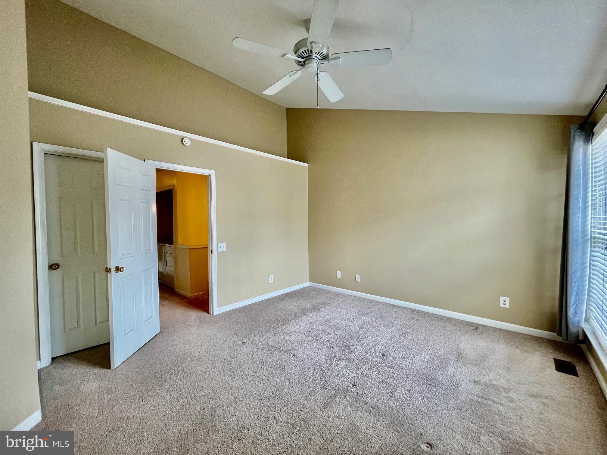 ISLAND CREEK - Residential Lease