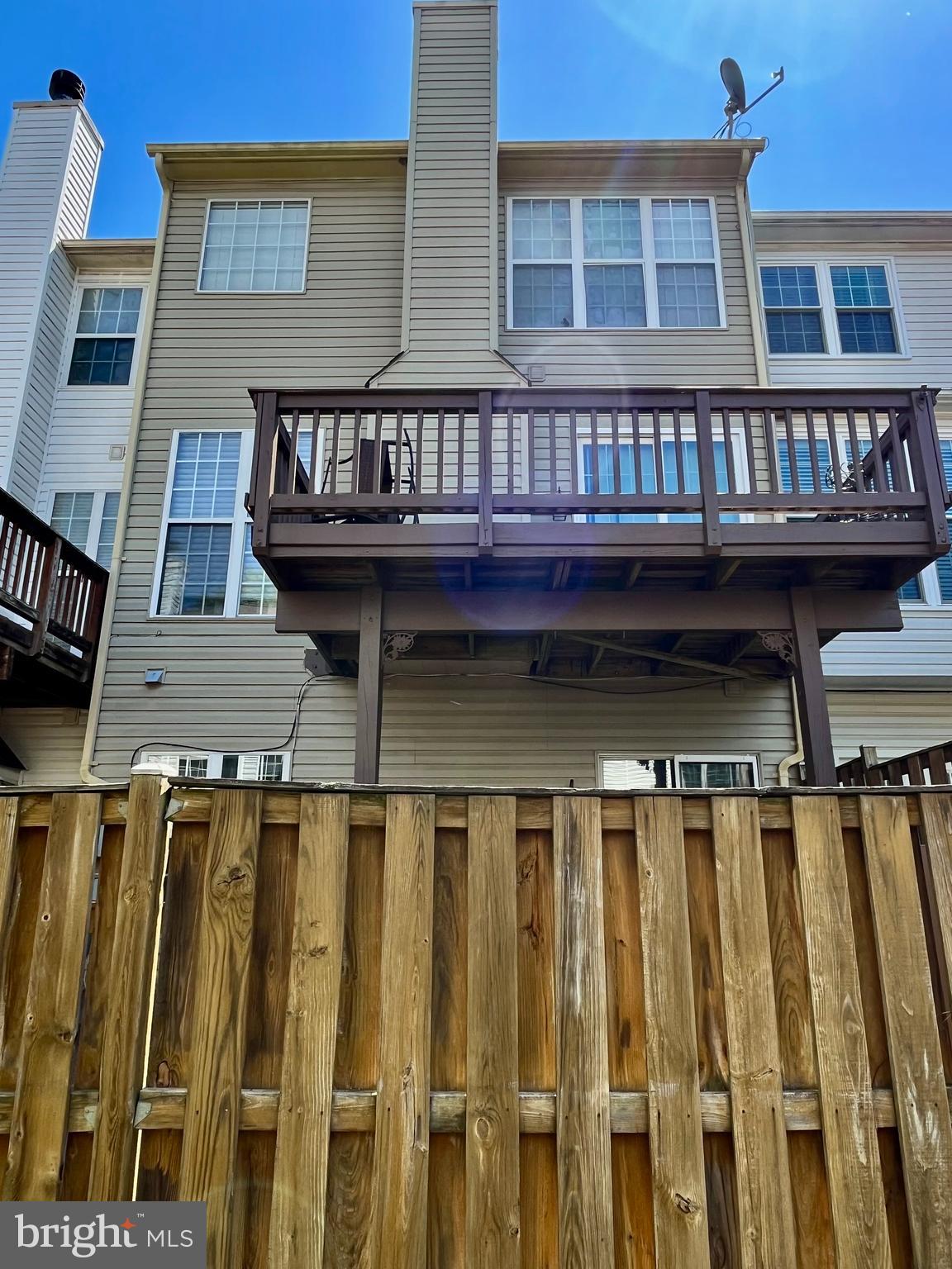 ISLAND CREEK - Residential Lease