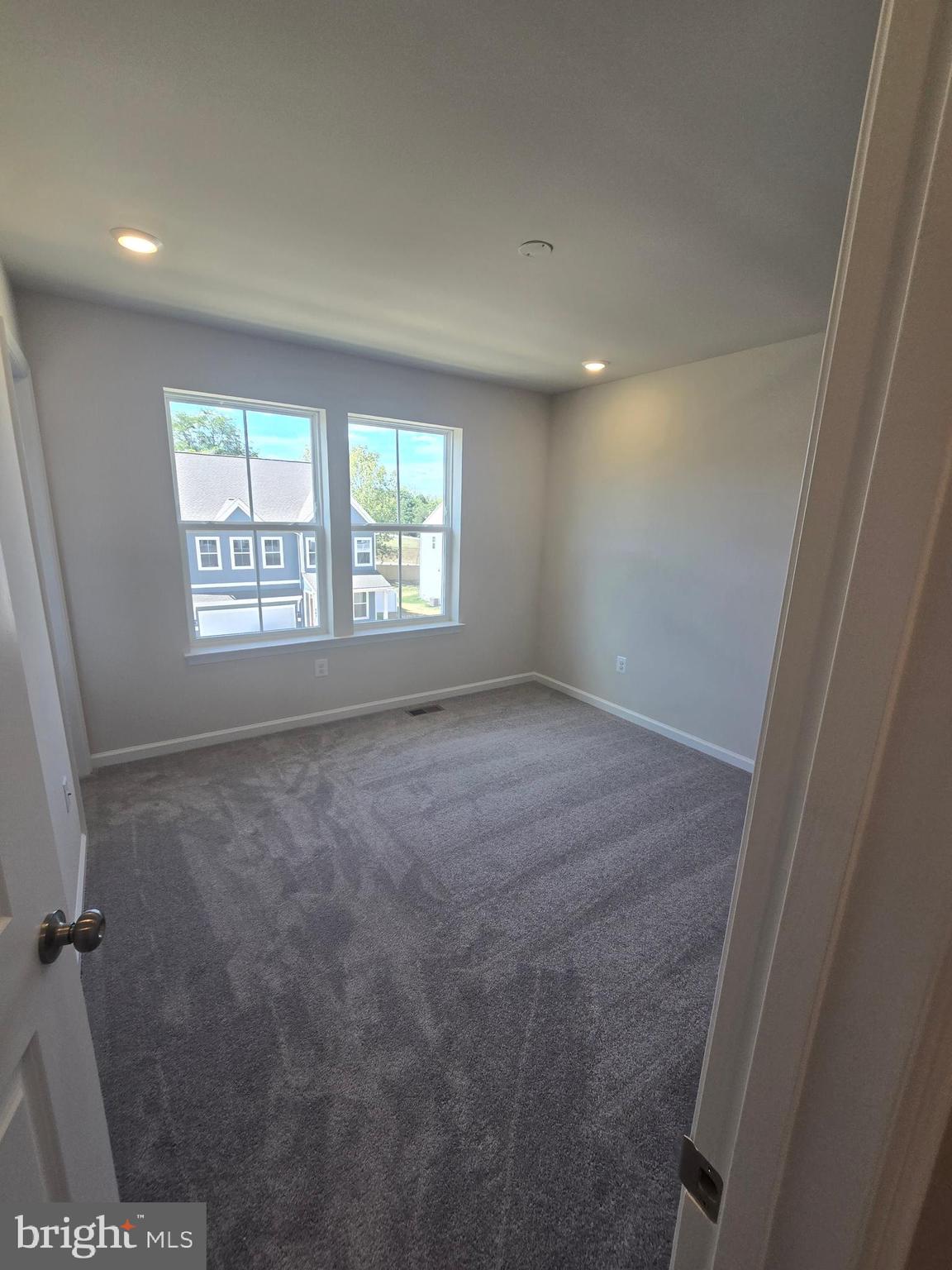 RED CLOVER MEADOWS - Residential Lease