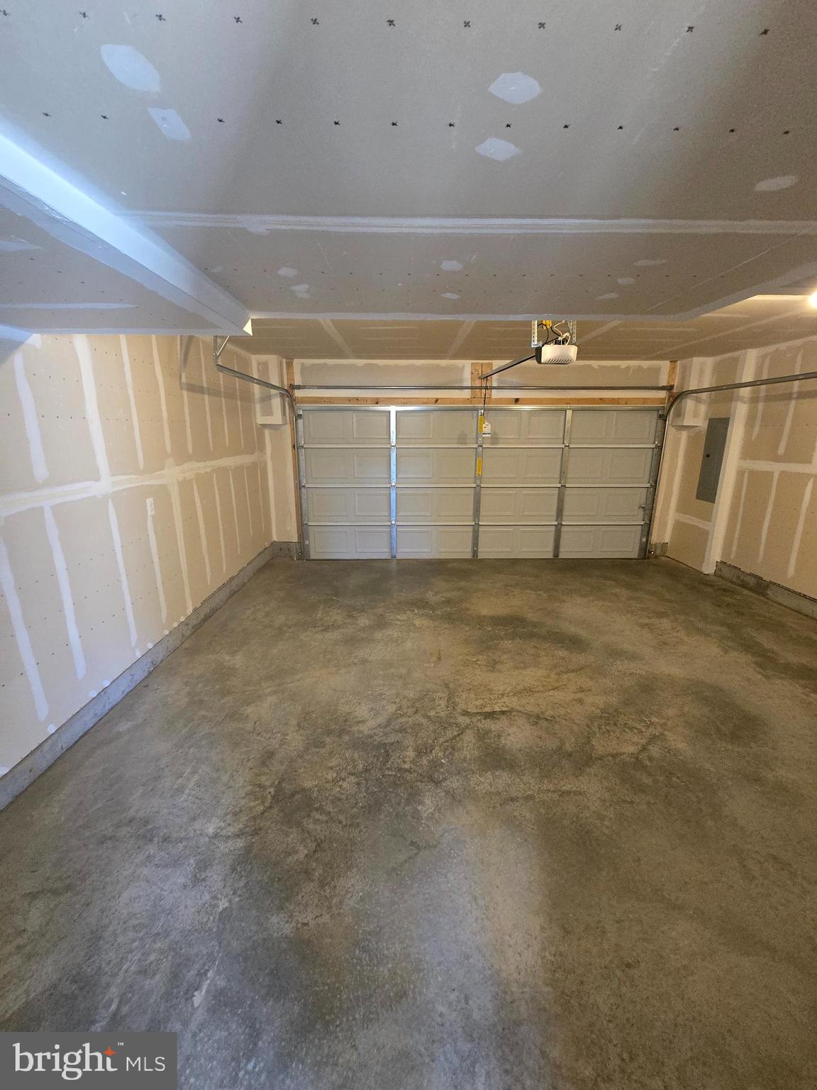 RED CLOVER MEADOWS - Residential Lease