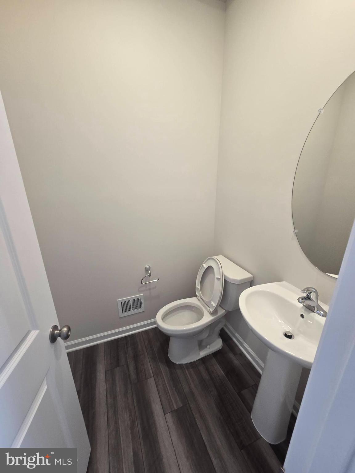 RED CLOVER MEADOWS - Residential Lease