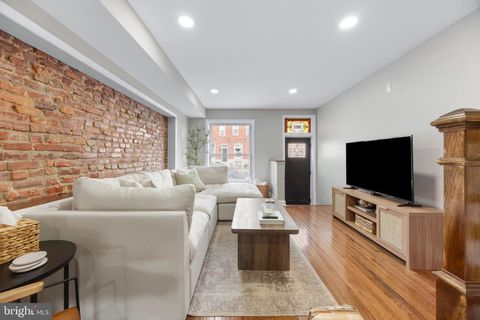 Photo of 636 S Kenwood Avenue, BALTIMORE, MD 21224 (MLS # MDBA2225520)