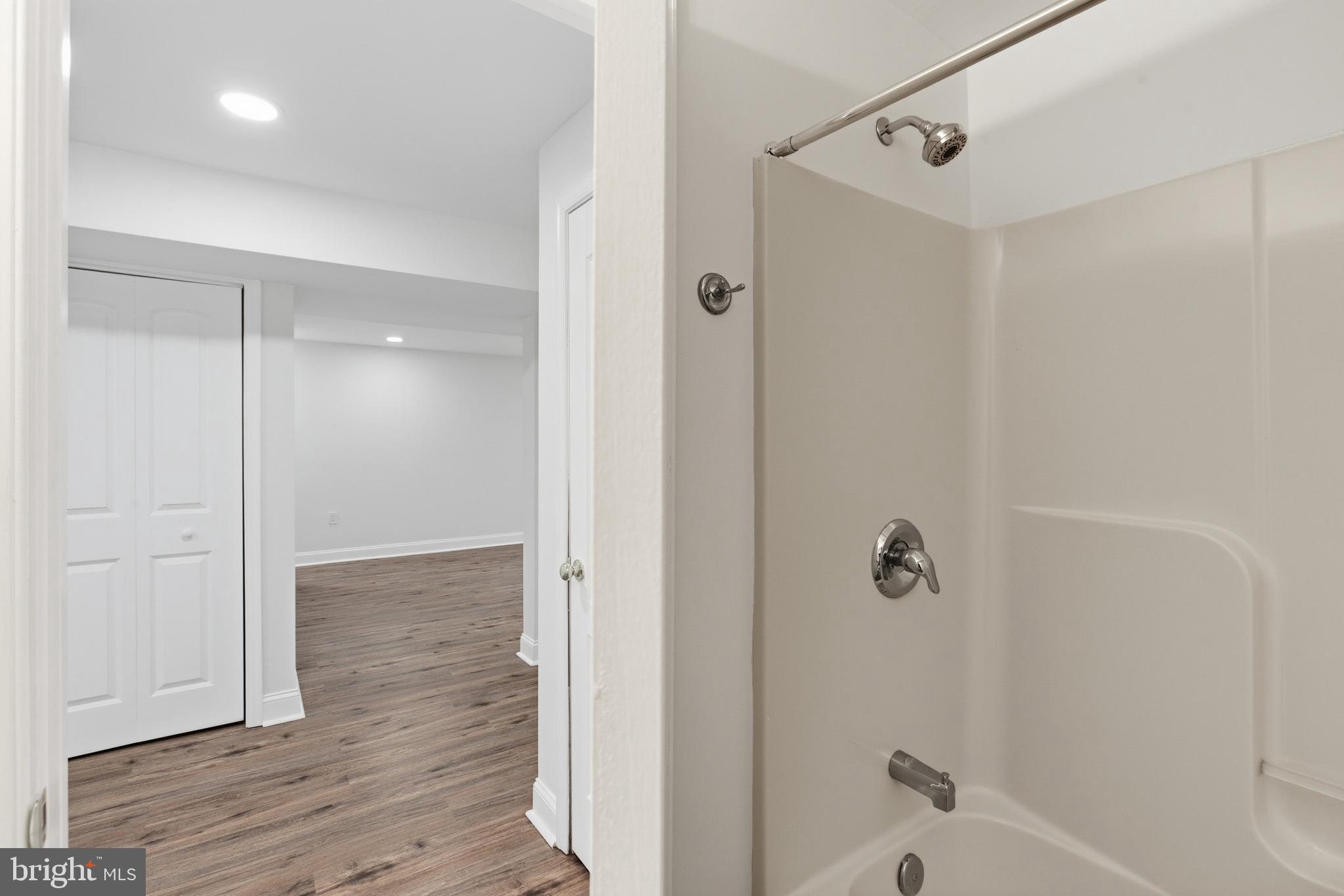 SOUTHGATE - Residential