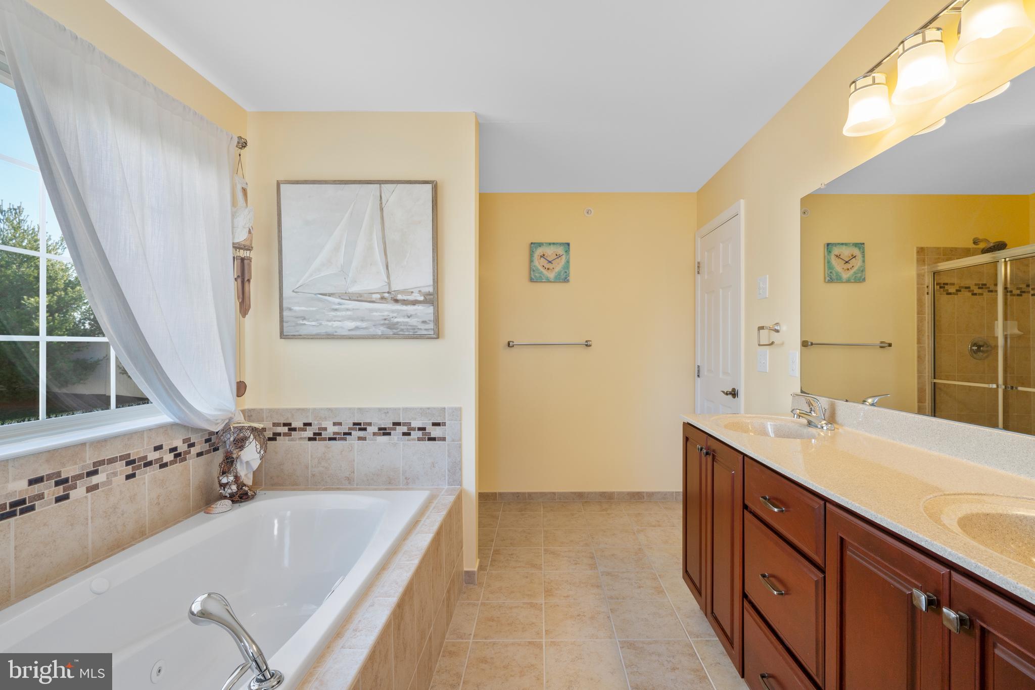 EMERALD WALK - Residential