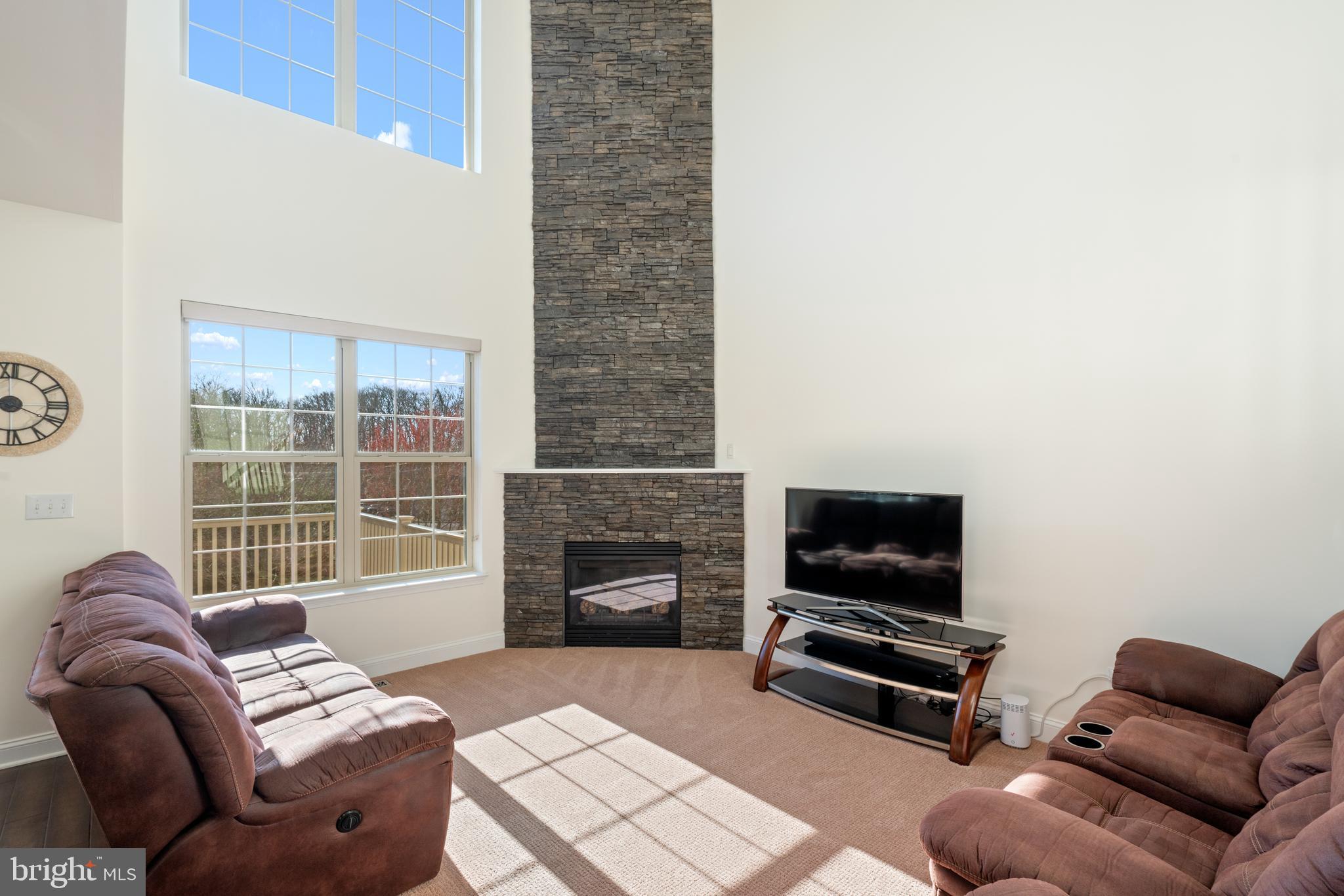 EMERALD WALK - Residential