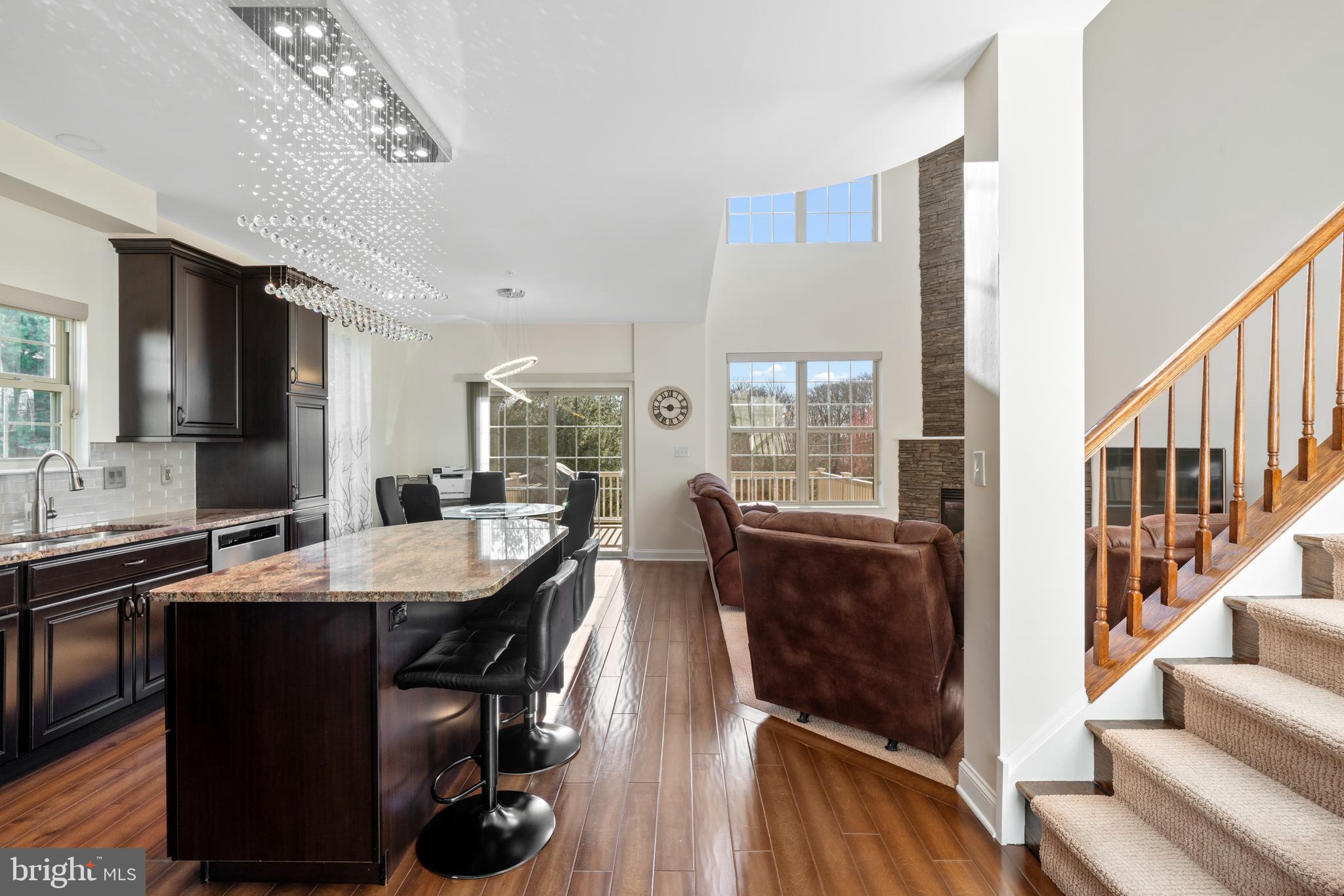 EMERALD WALK - Residential