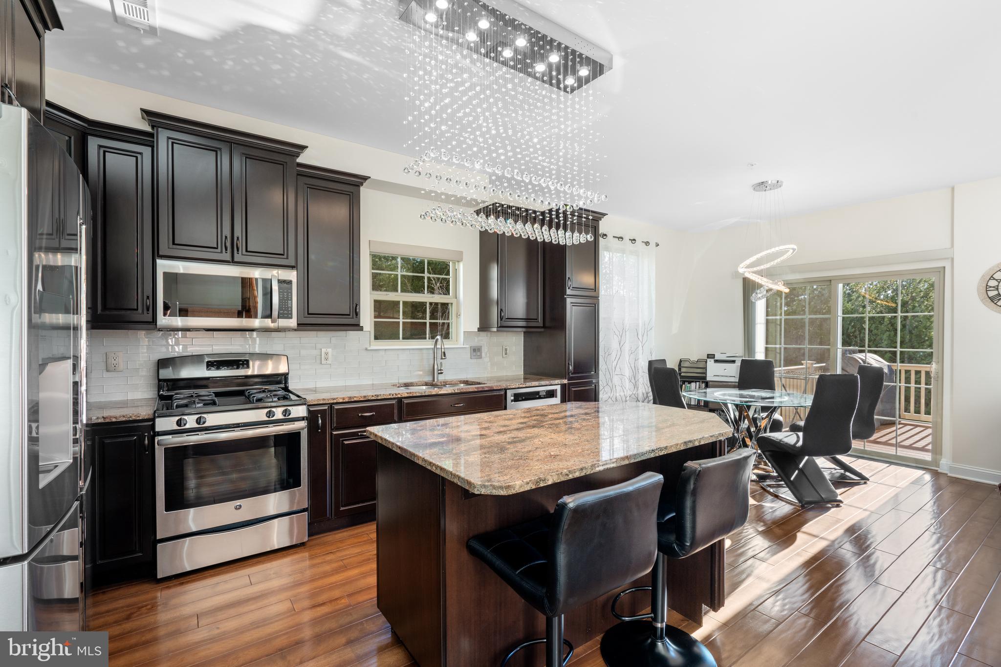 EMERALD WALK - Residential