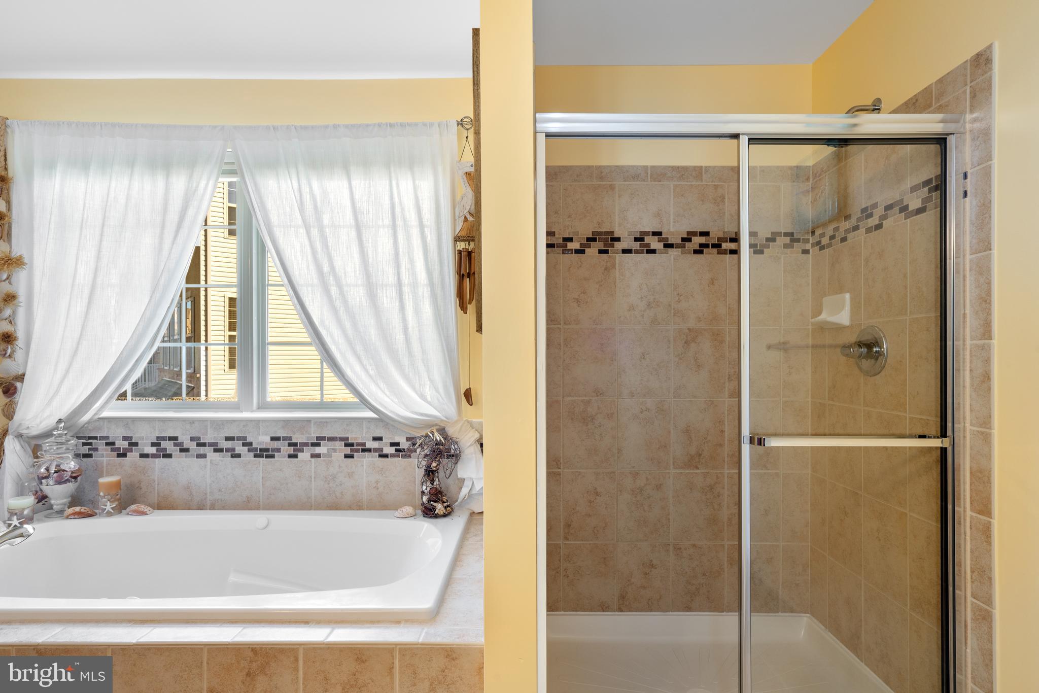 EMERALD WALK - Residential