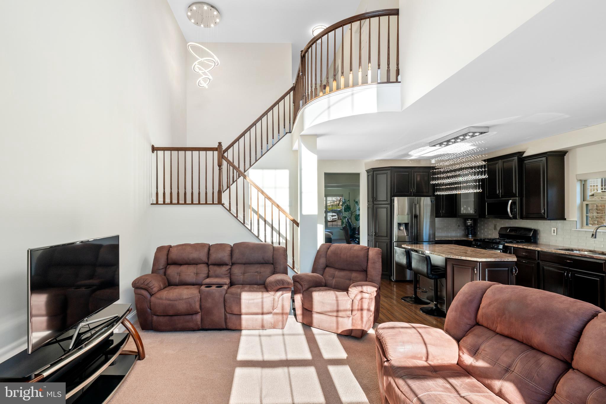 EMERALD WALK - Residential