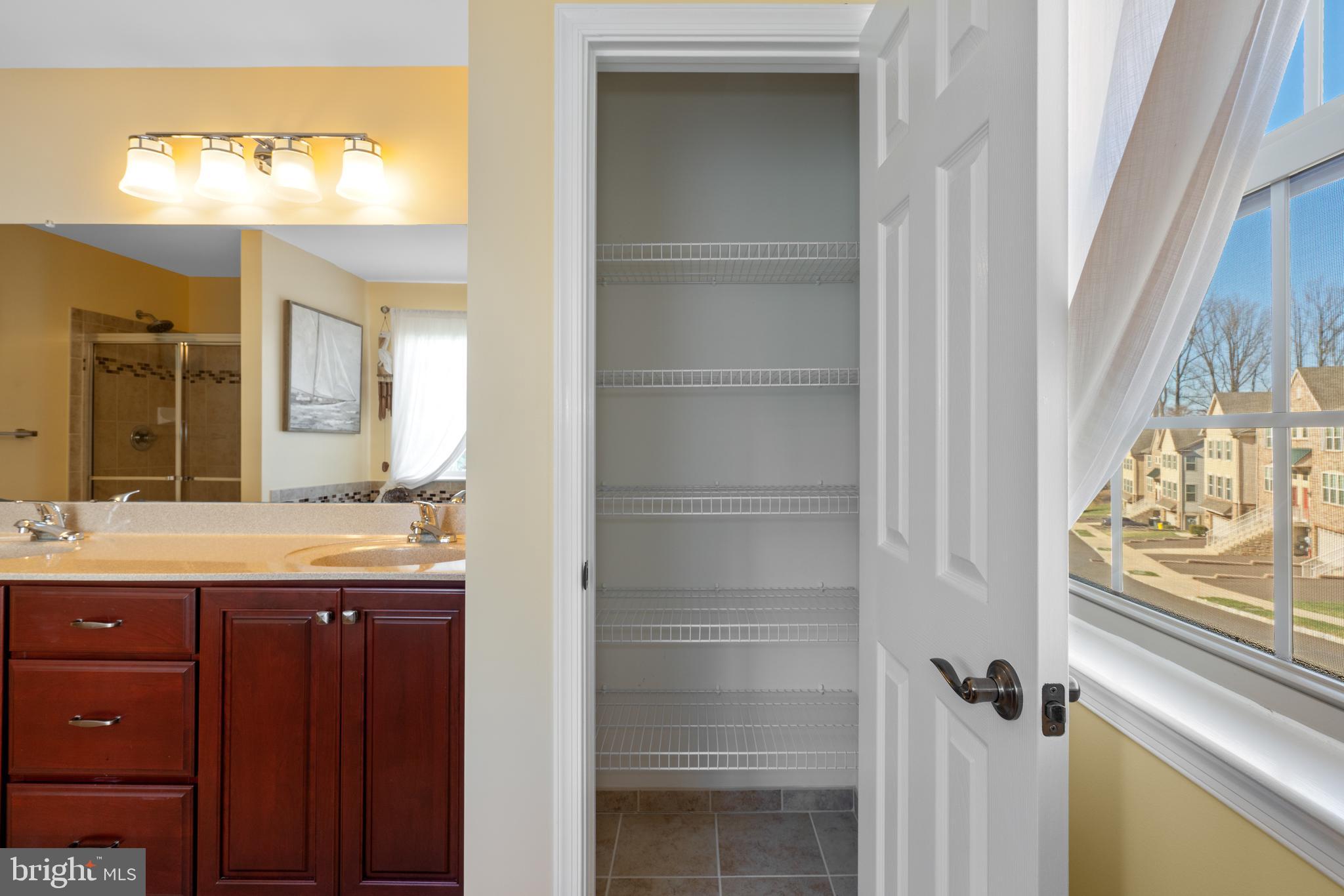 EMERALD WALK - Residential