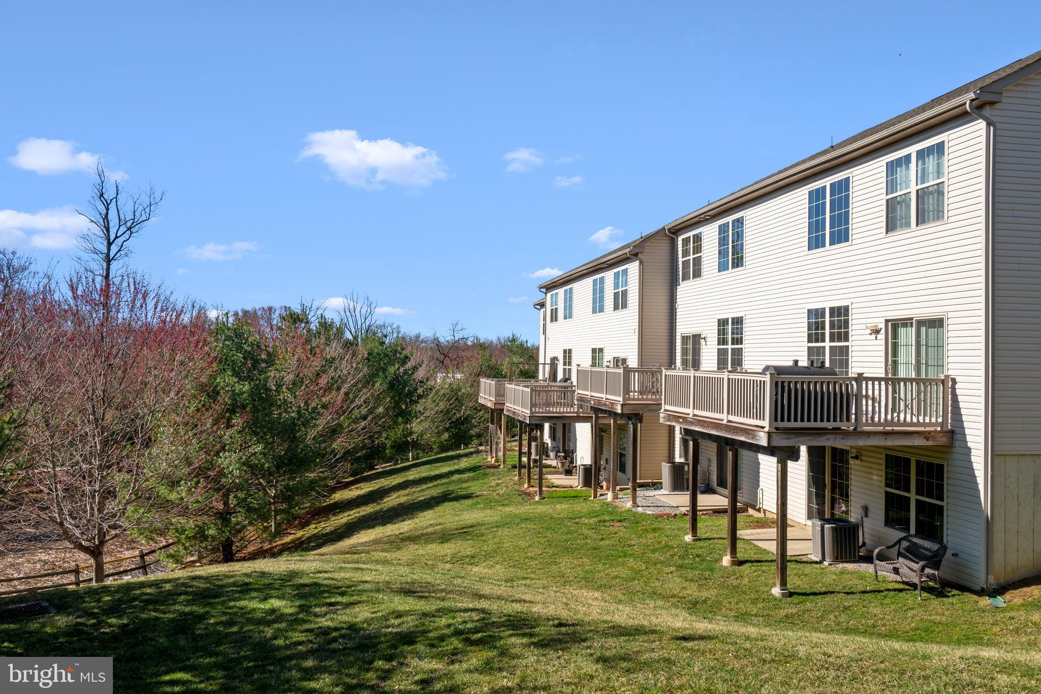 EMERALD WALK - Residential