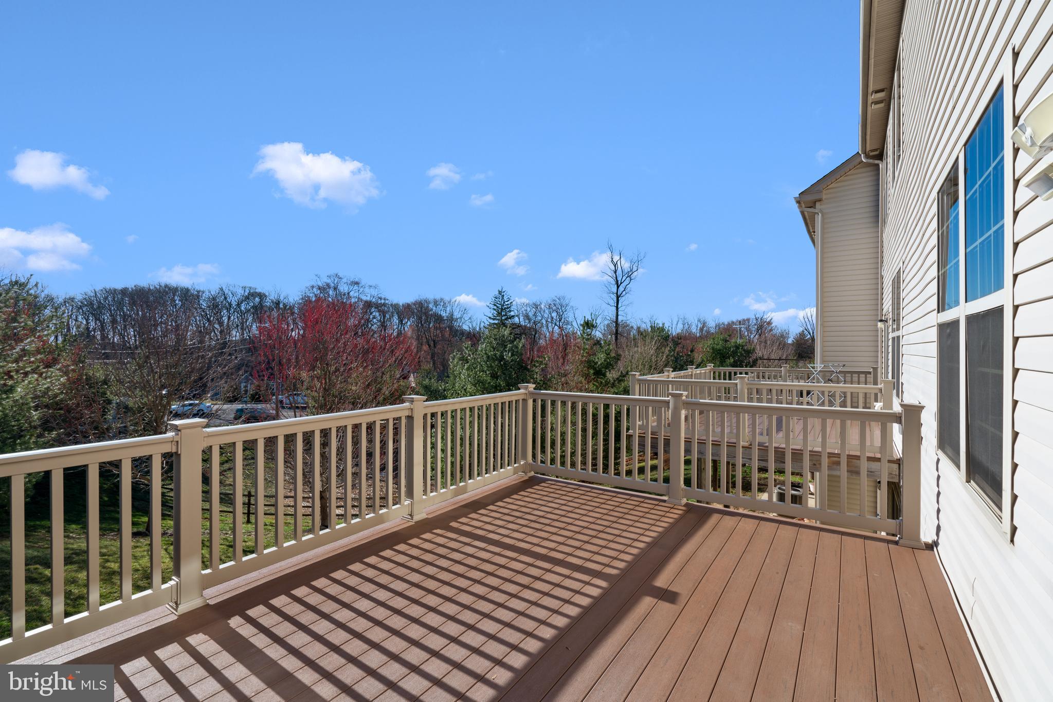 EMERALD WALK - Residential