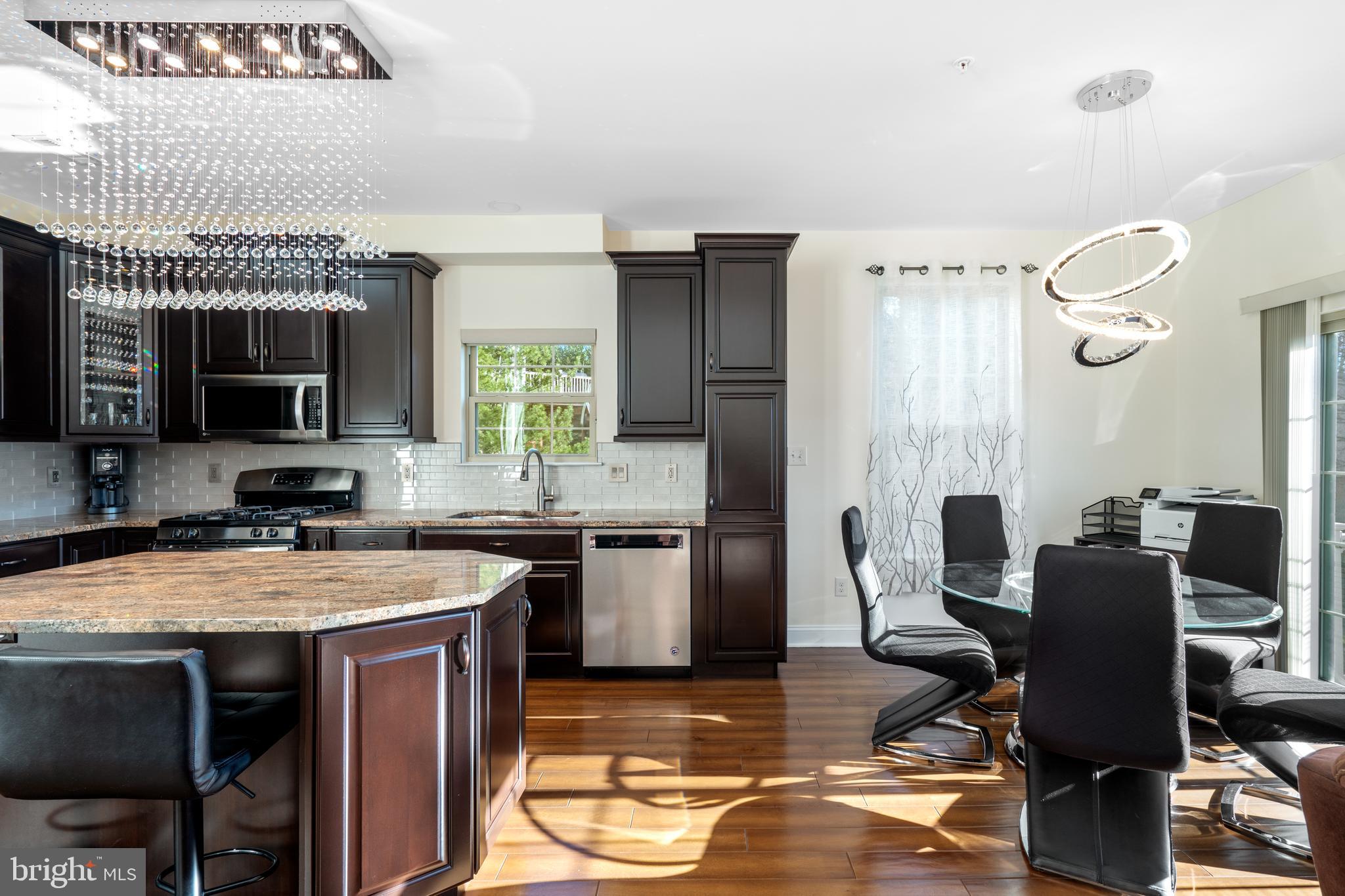 EMERALD WALK - Residential