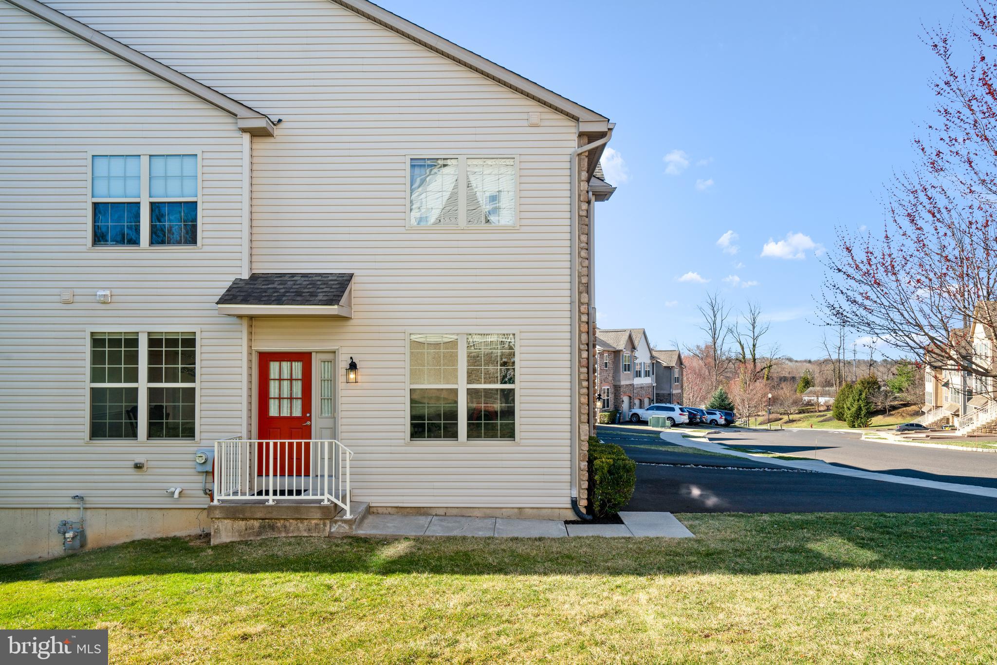 EMERALD WALK - Residential