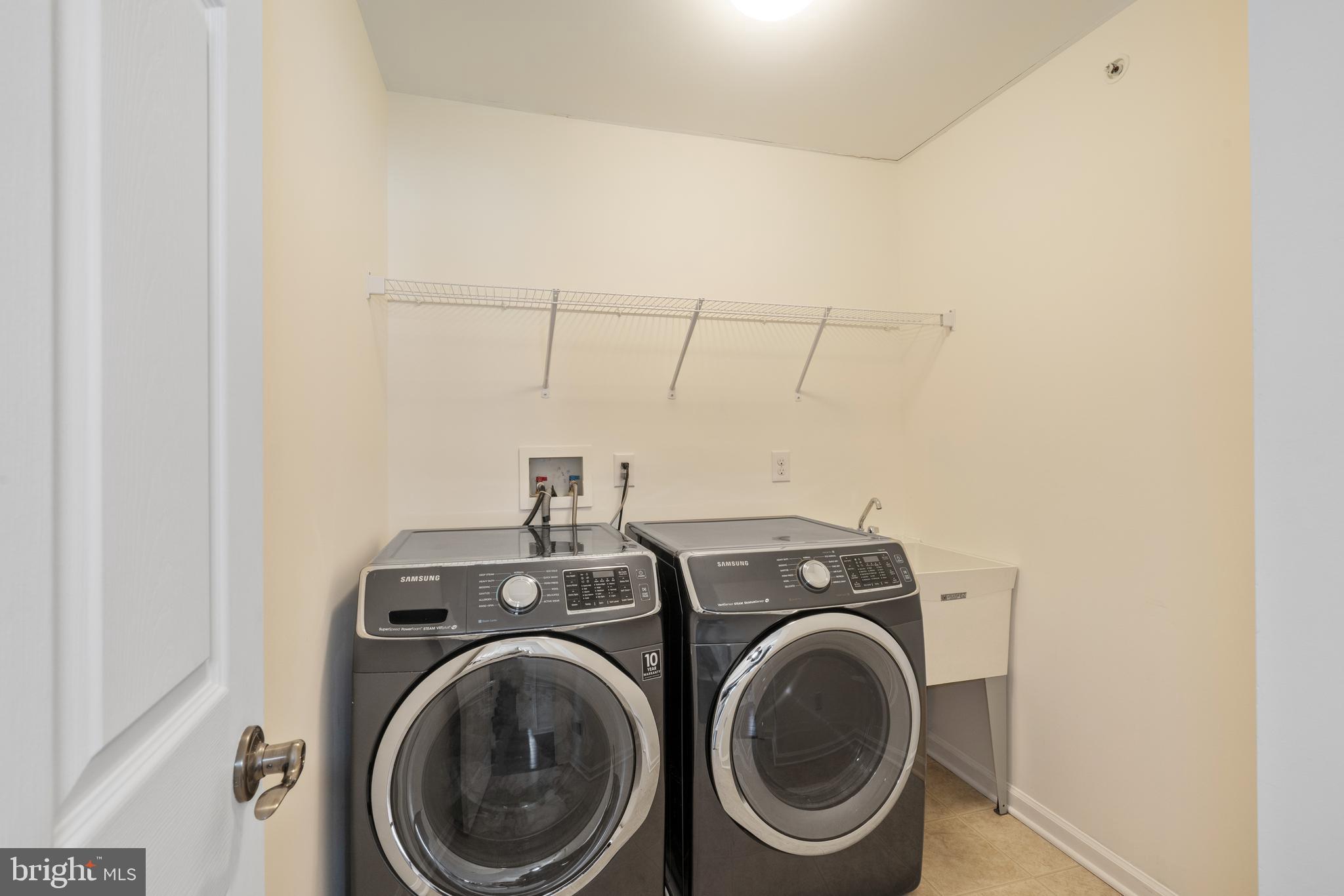 EMERALD WALK - Residential