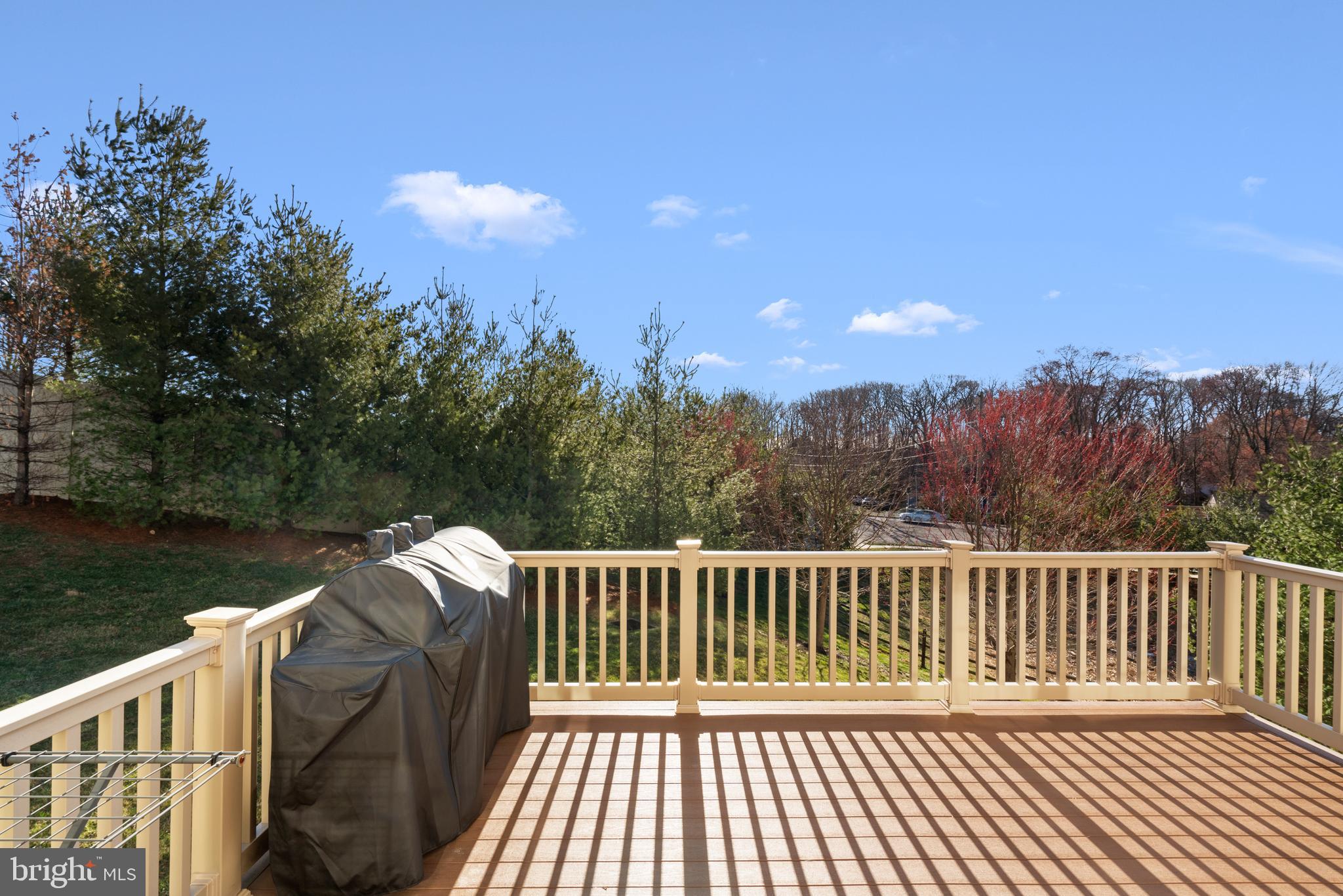 EMERALD WALK - Residential