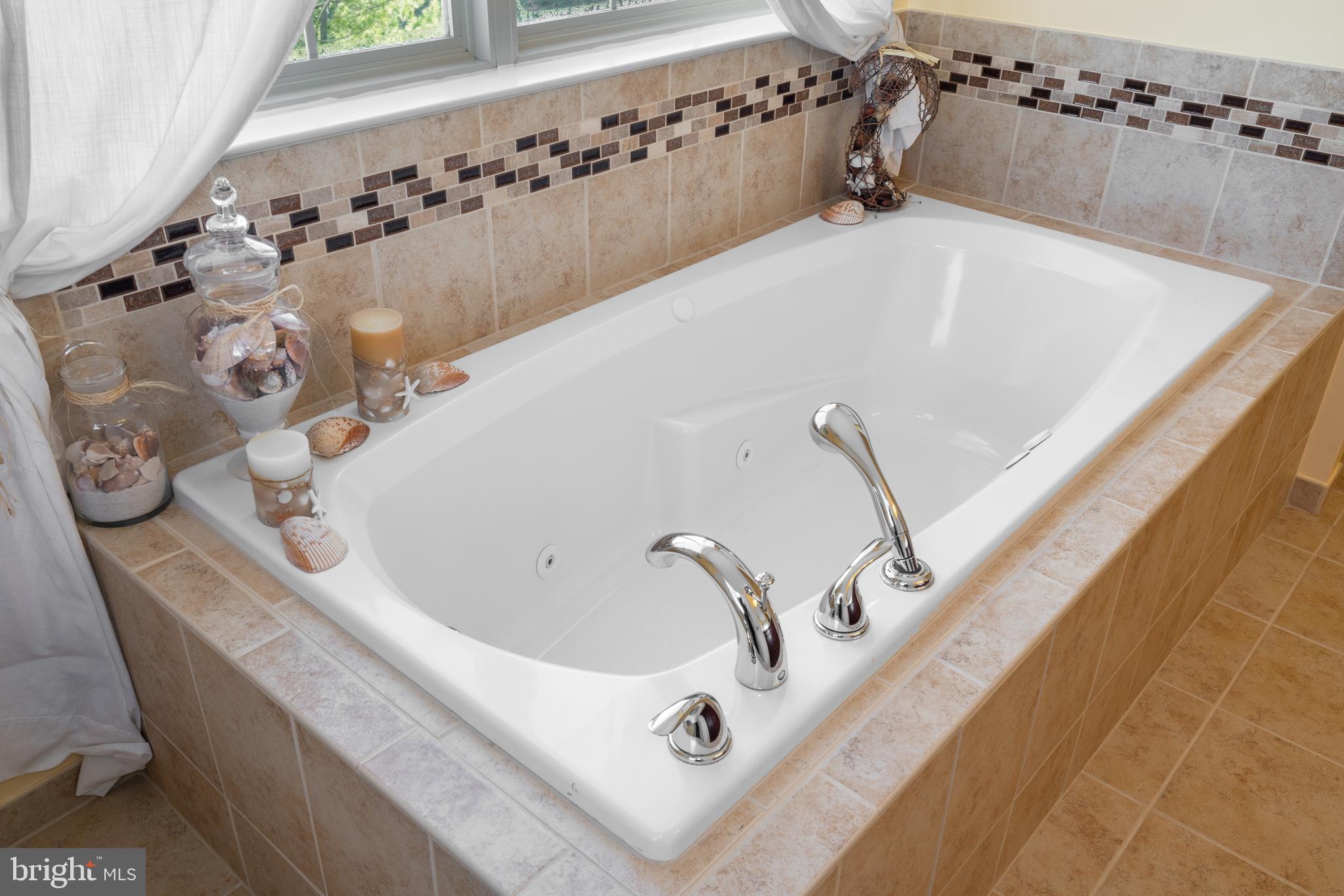 EMERALD WALK - Residential