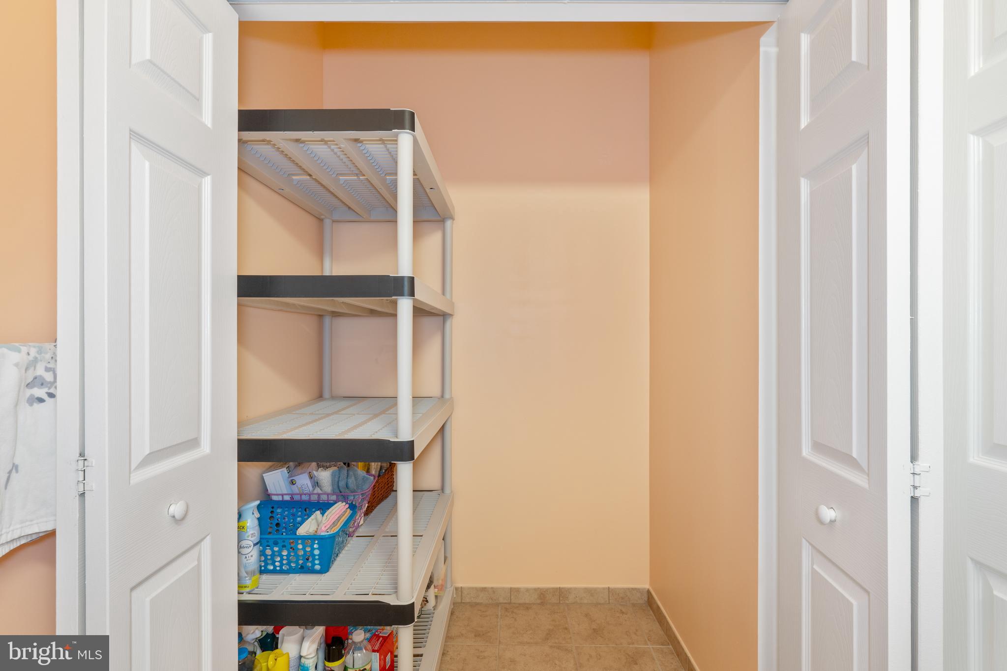 EMERALD WALK - Residential