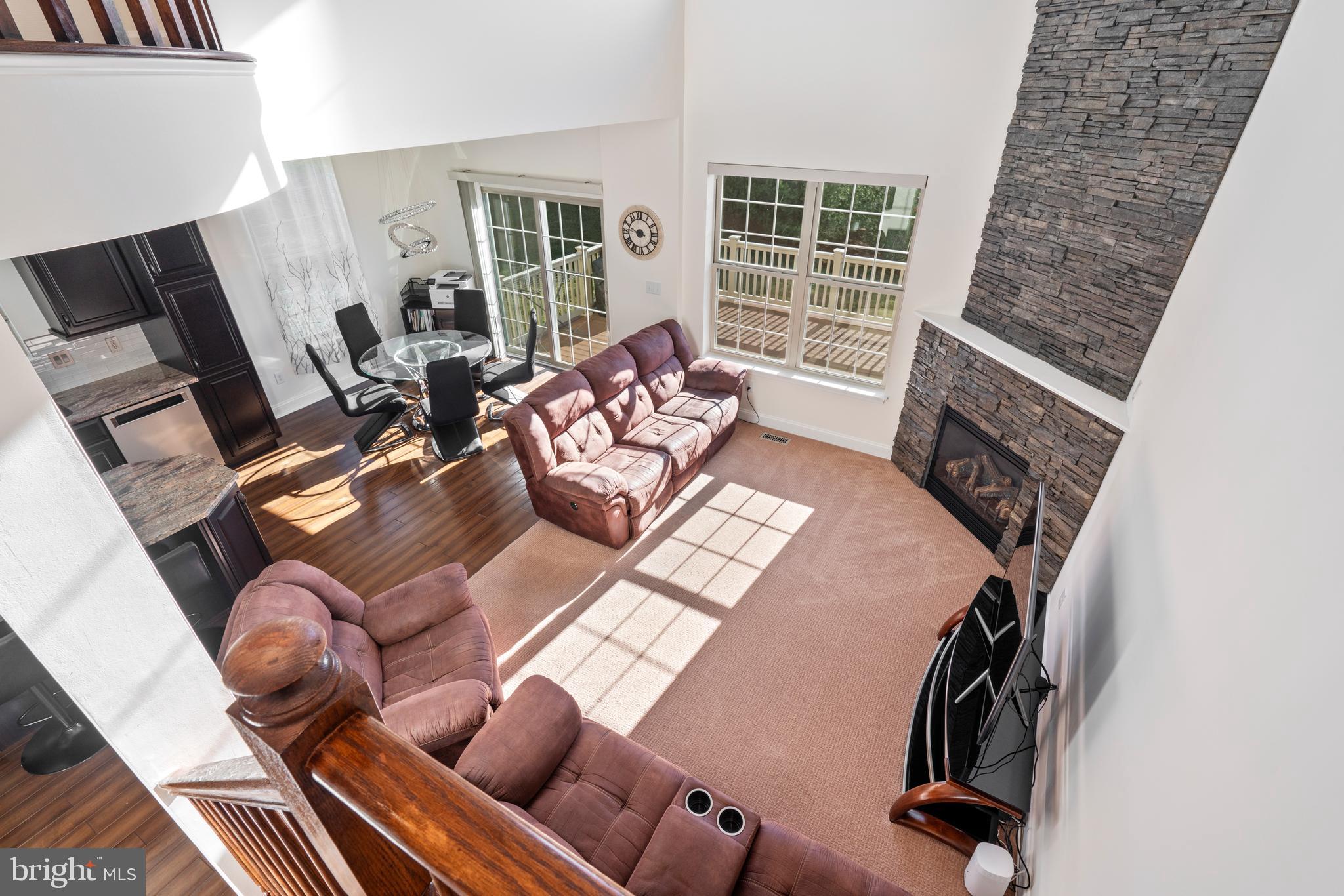 EMERALD WALK - Residential