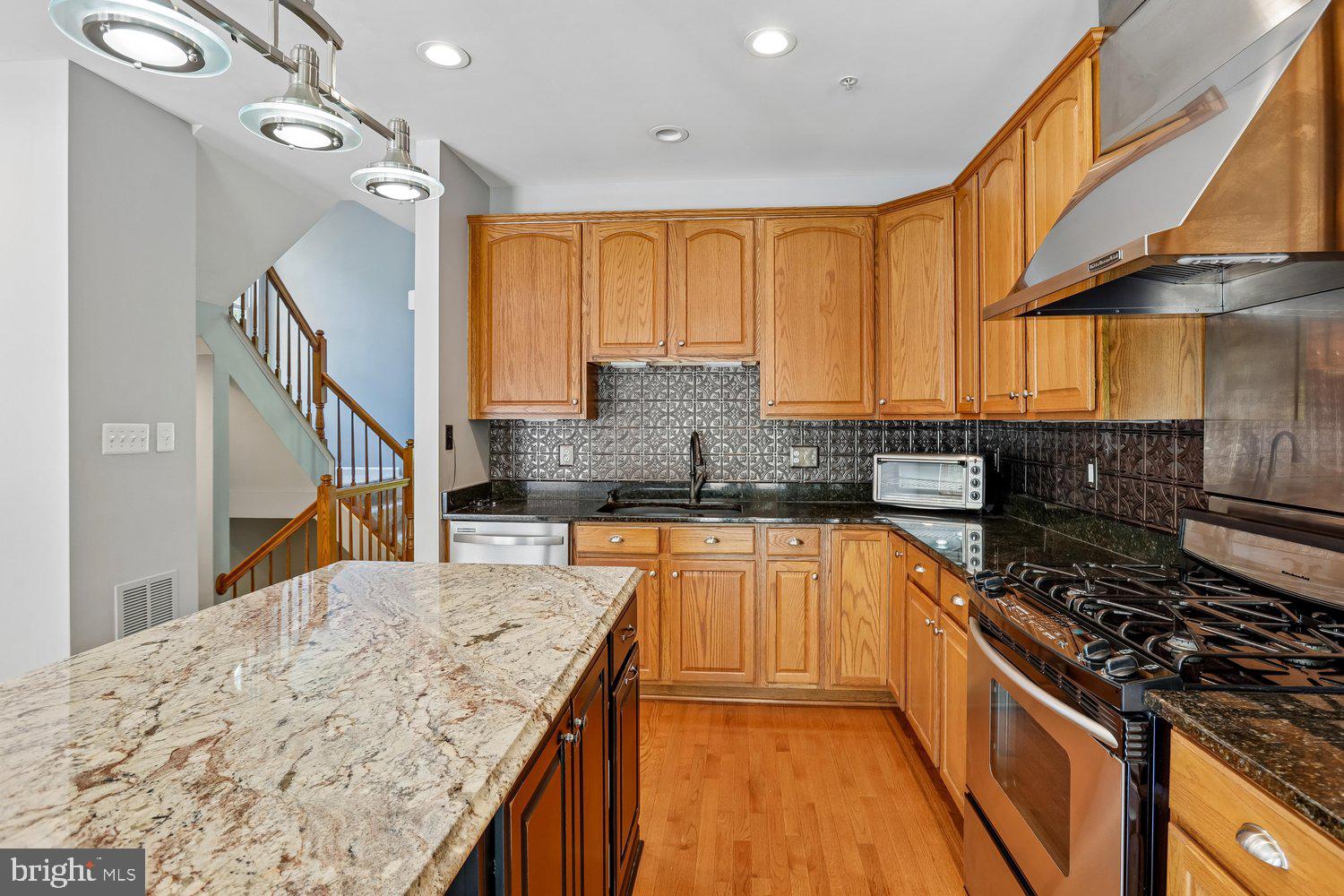 CHAPEL GROVE - Residential