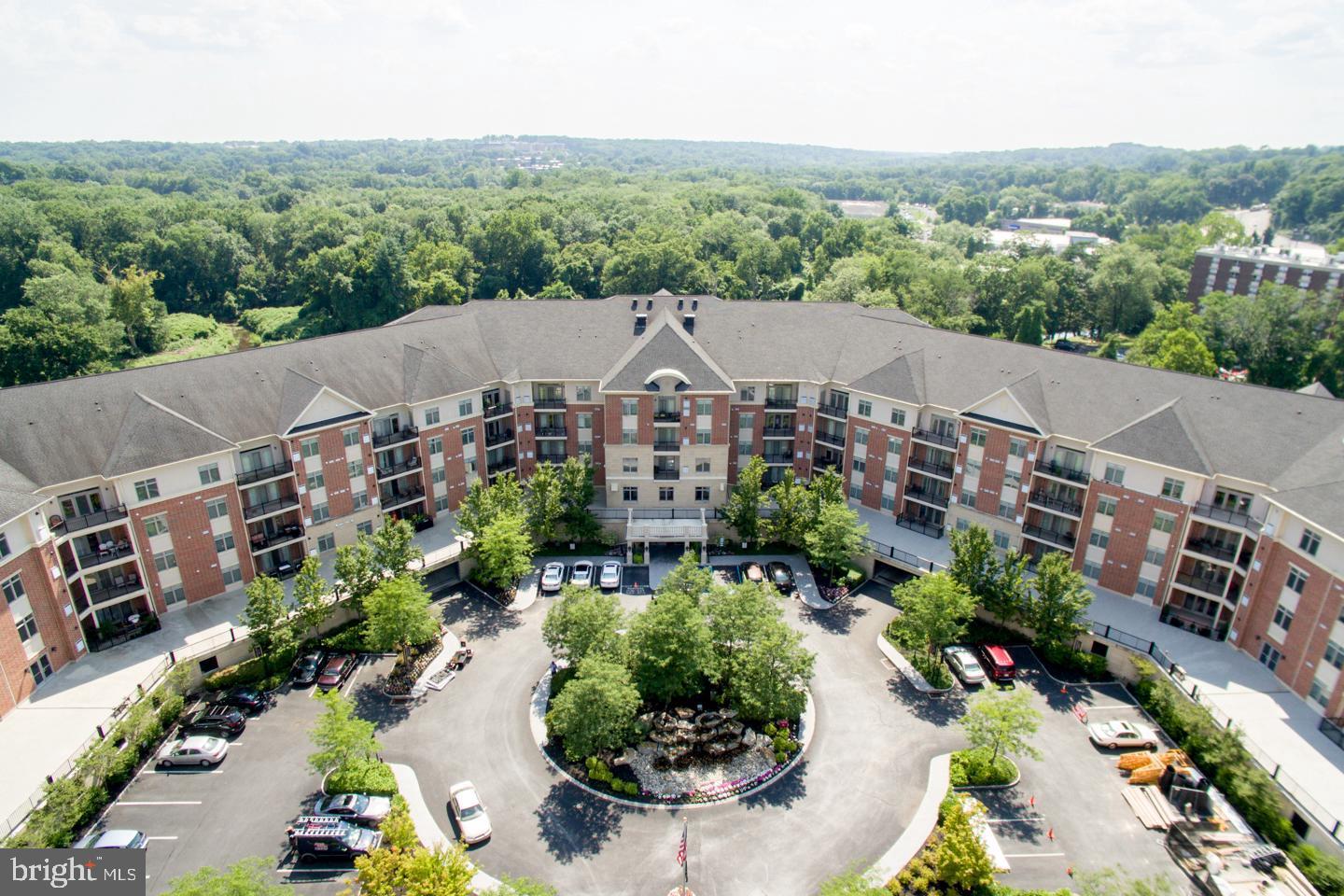 HUNTINGDON PLACE - Residential Lease