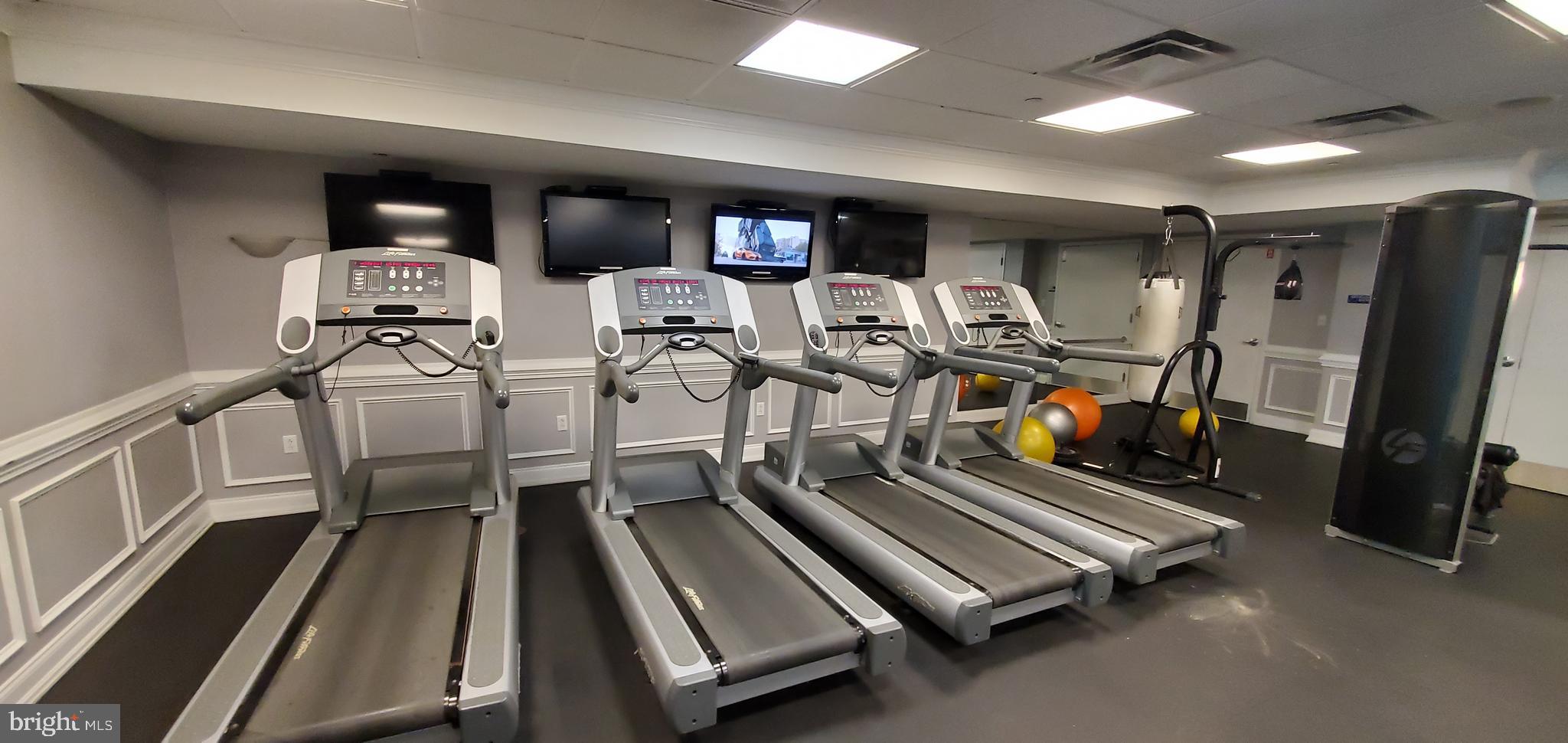 HUNTINGDON PLACE - Residential Lease