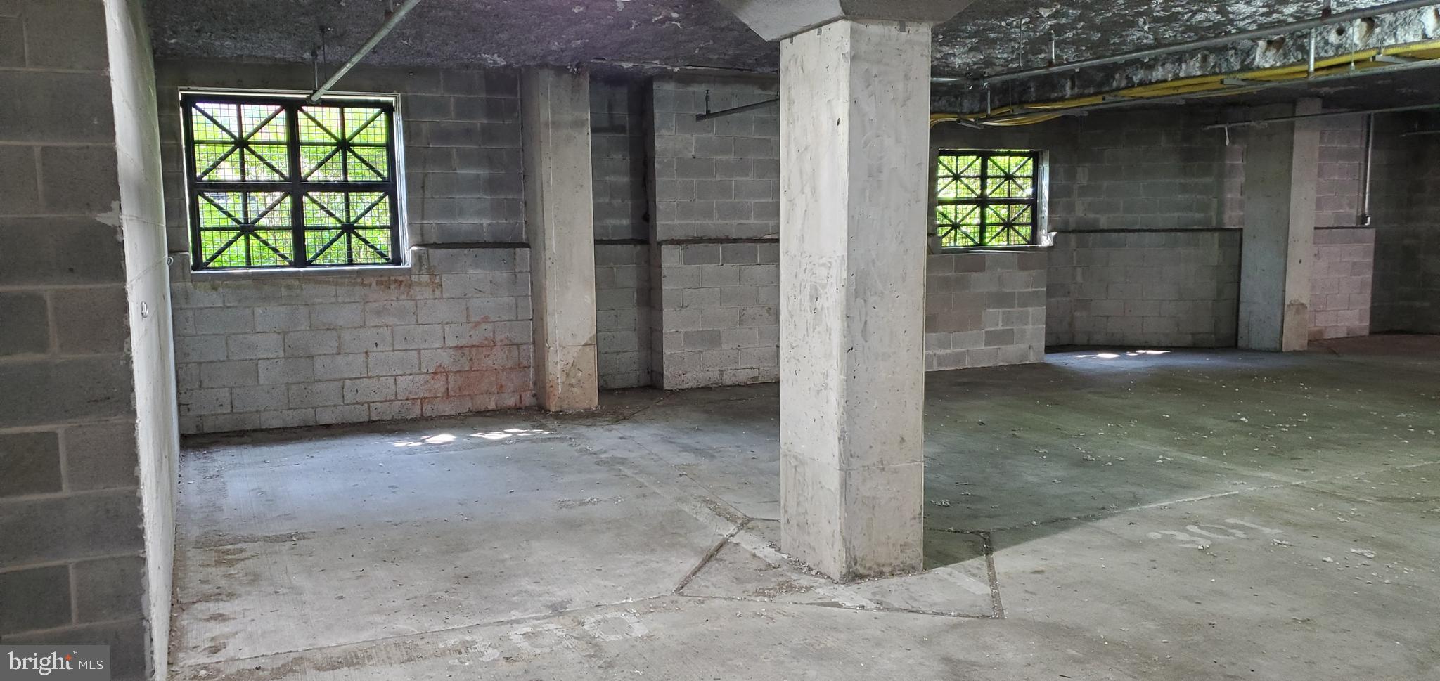 HUNTINGDON PLACE - Residential Lease