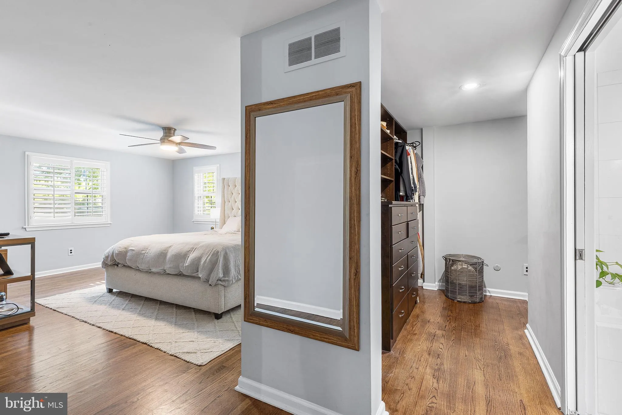 Berwyn, Pennsylvania 19312, United States, 4 Bedrooms Bedrooms, ,3 BathroomsBathrooms,Residential,Contingent,199431