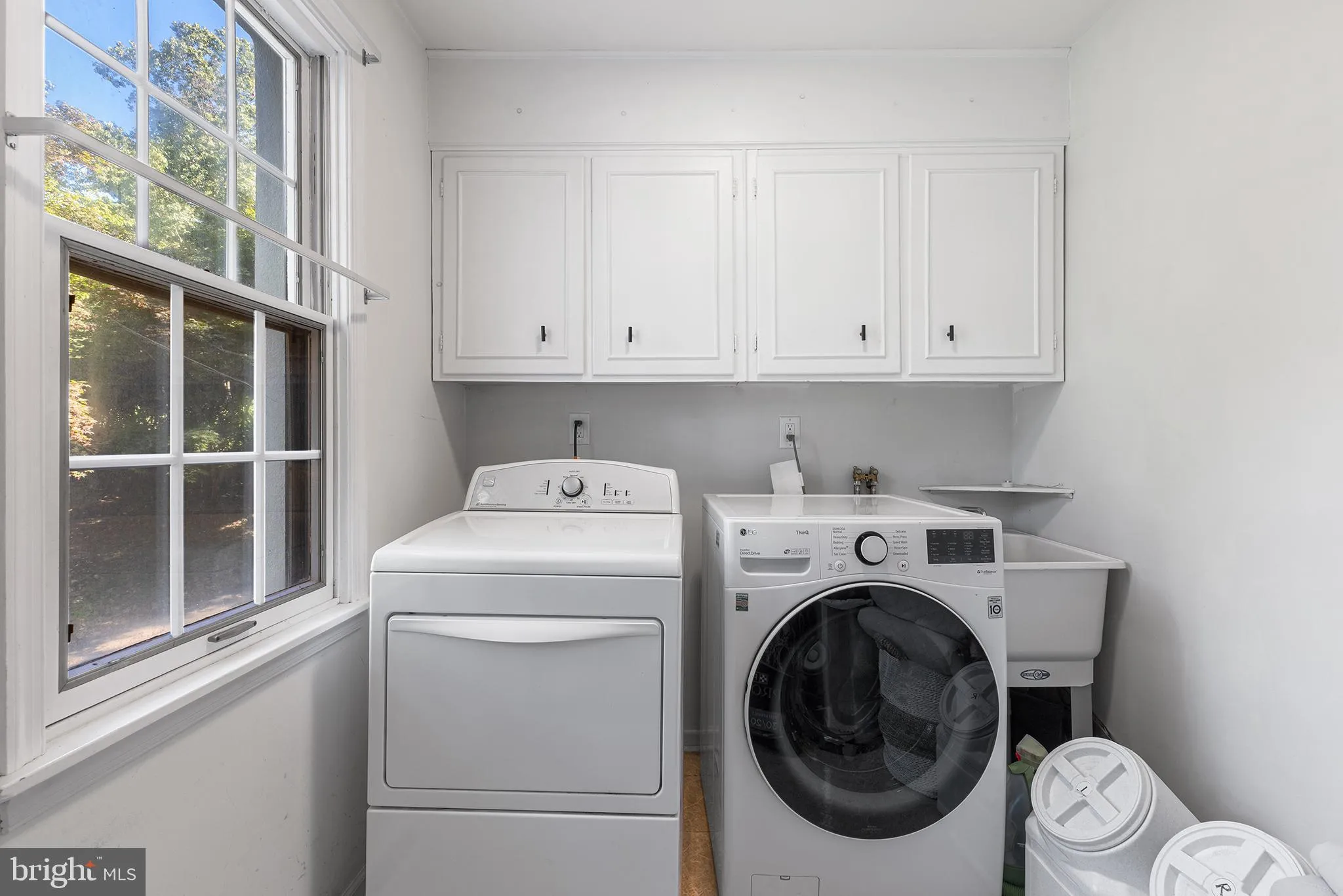 Berwyn, Pennsylvania 19312, United States, 4 Bedrooms Bedrooms, ,3 BathroomsBathrooms,Residential,Contingent,199431