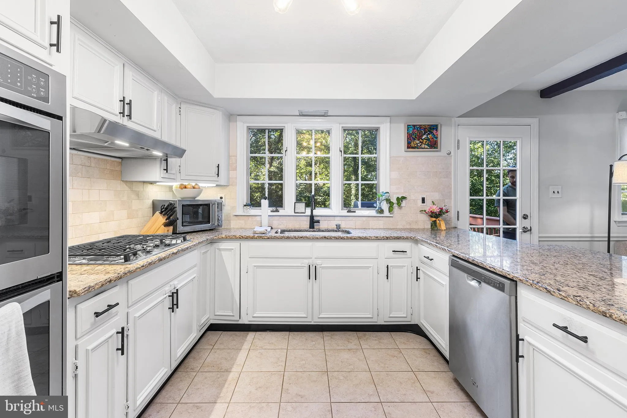 Berwyn, Pennsylvania 19312, United States, 4 Bedrooms Bedrooms, ,3 BathroomsBathrooms,Residential,Contingent,199431