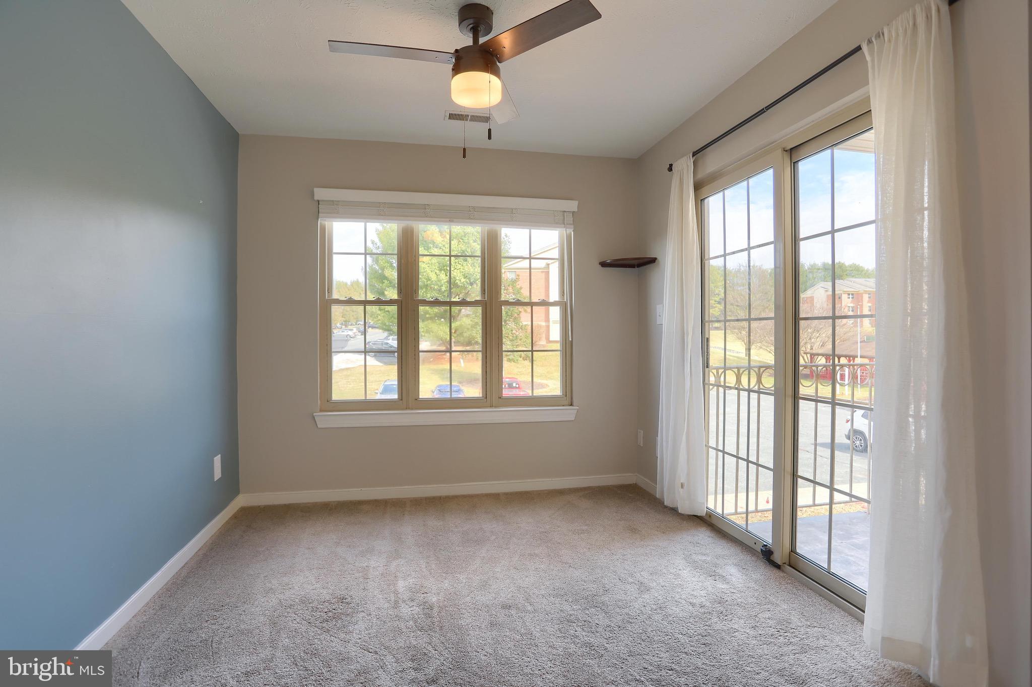 THE POND - Residential