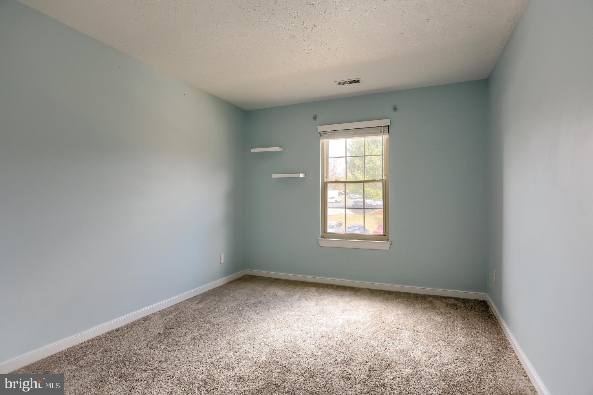 THE POND - Residential