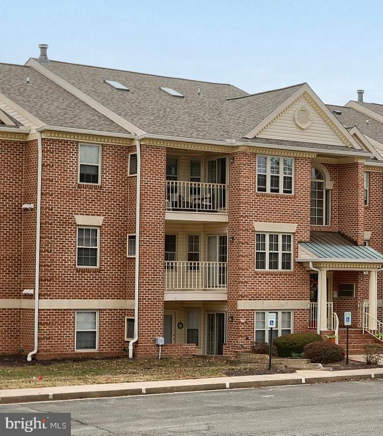 THE POND - Residential