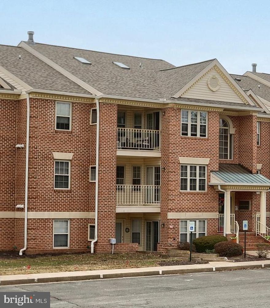 New price.... Check out 1712 E Landmark Drive, a charming 2-bedroom, 2-bathroom condo located in The Pond Condominium community. The galley kitchen opens to a dining area that flows seamlessly into a spacious living room filled with natural light and access to a private balcony with a view of the pond - perfect for relaxing or entertaining. The generously sized primary bedroom features a large walk-in closet and a private ensuite bathroom. A second well-proportioned bedroom, ideal for guests or a home office, is conveniently located near an additional full bathroom. Ideally situated close to a variety of shopping, dining, and everyday amenities, this home offers both comfort and convenience.