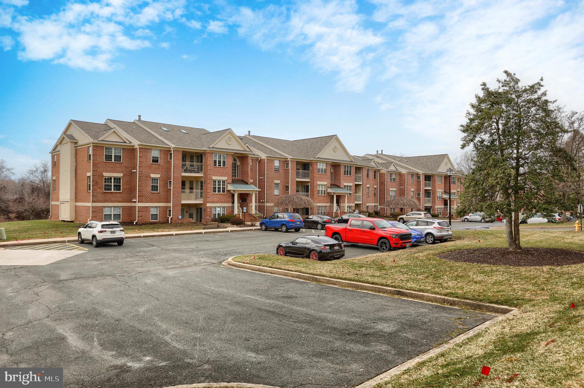 THE POND - Residential