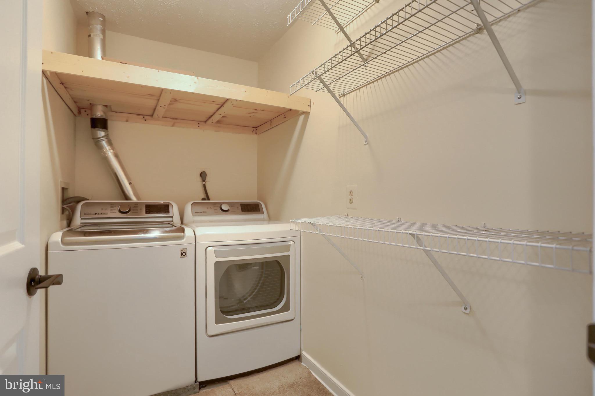 THE POND - Residential