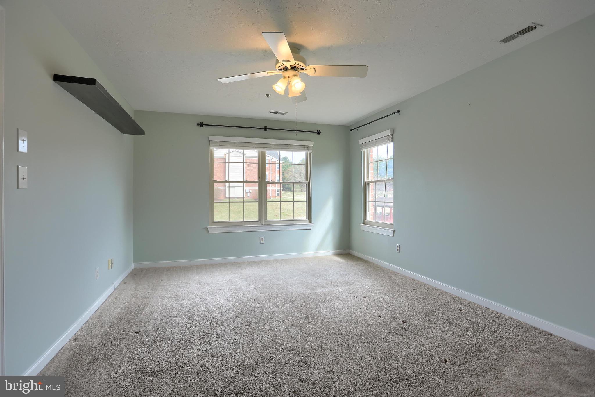 THE POND - Residential